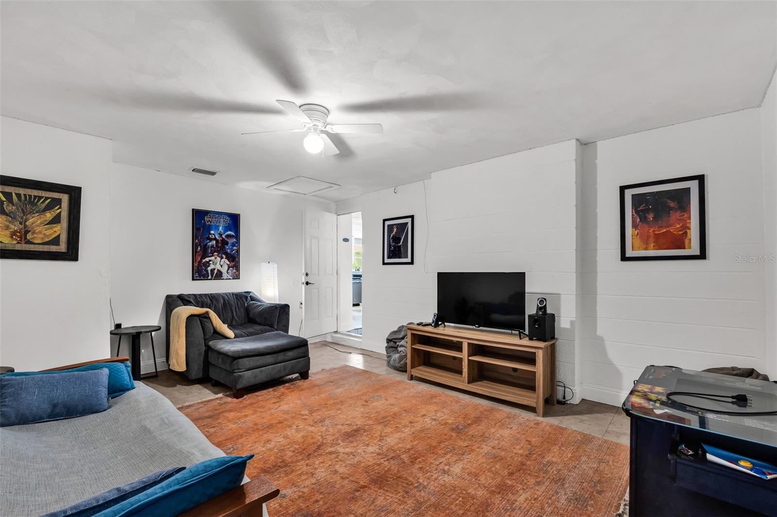 1664 LAKEVIEW PL