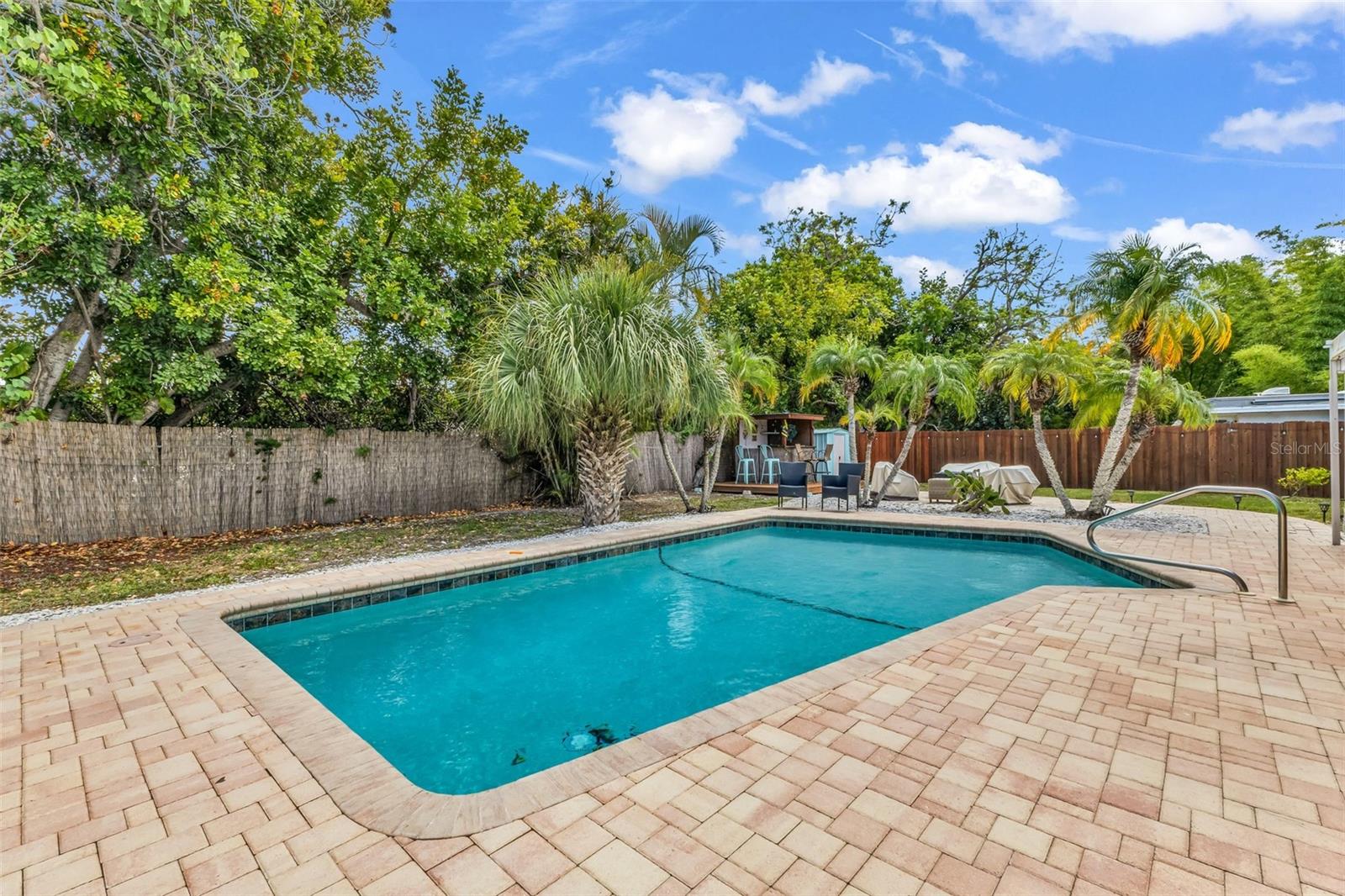 1664 LAKEVIEW PL