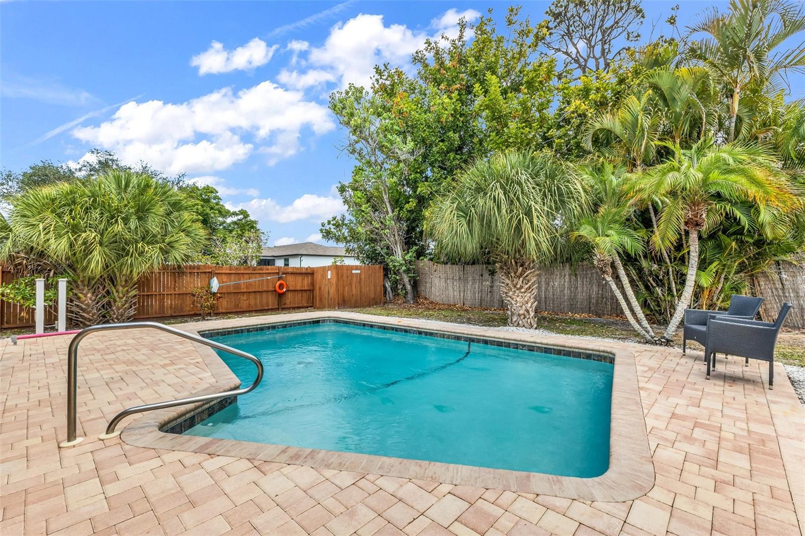 1664 LAKEVIEW PL