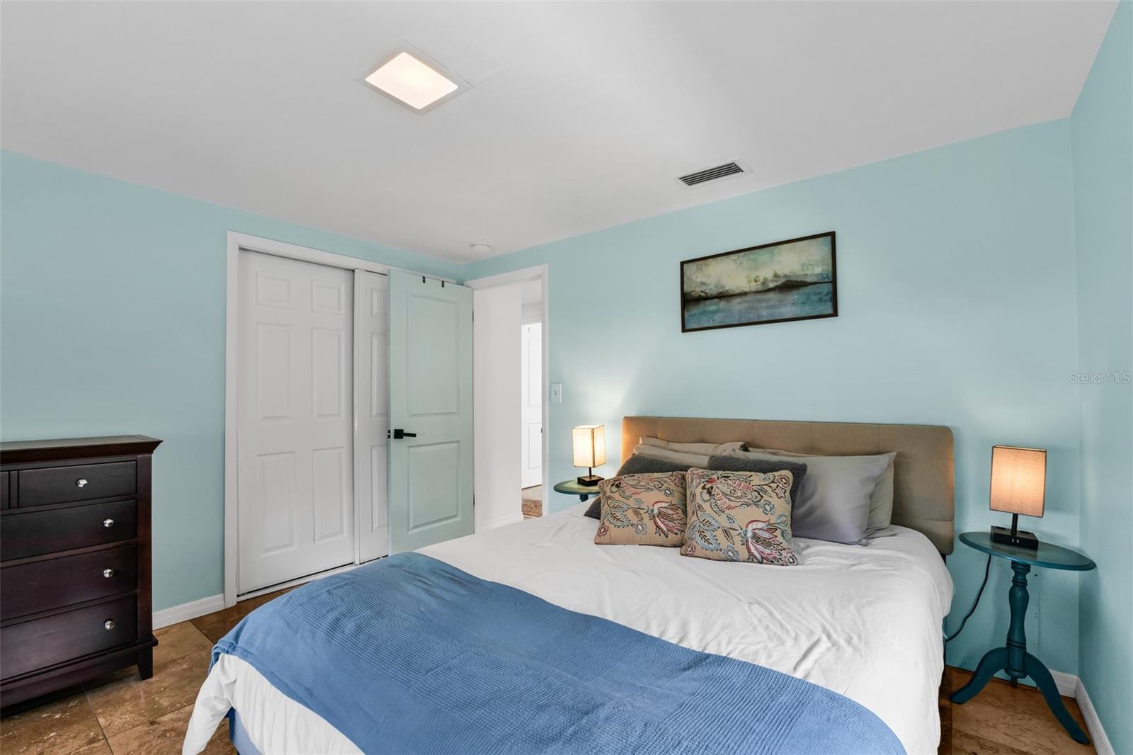 1664 LAKEVIEW PL