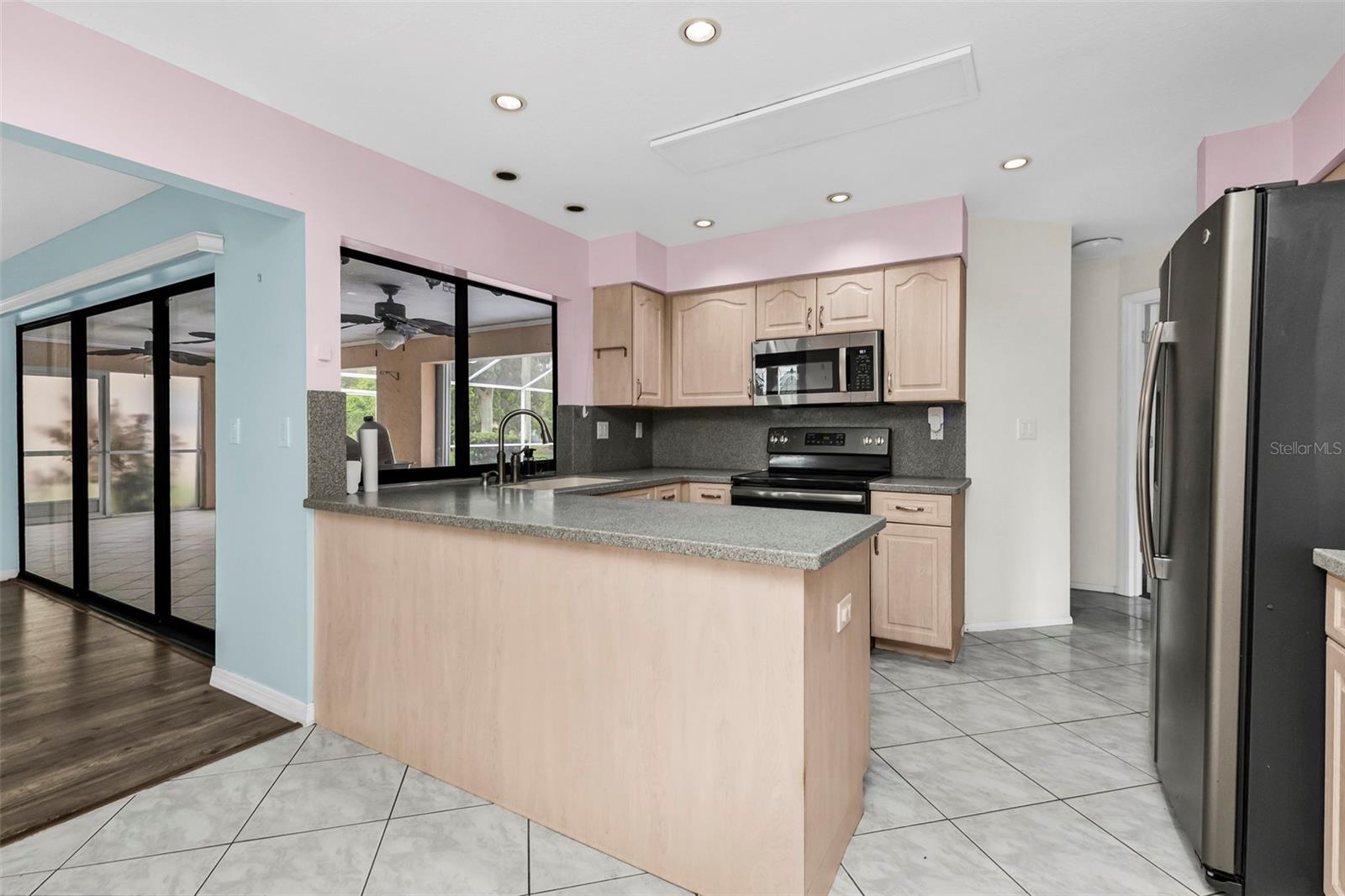 2399 RIO DE JANEIRO AVE