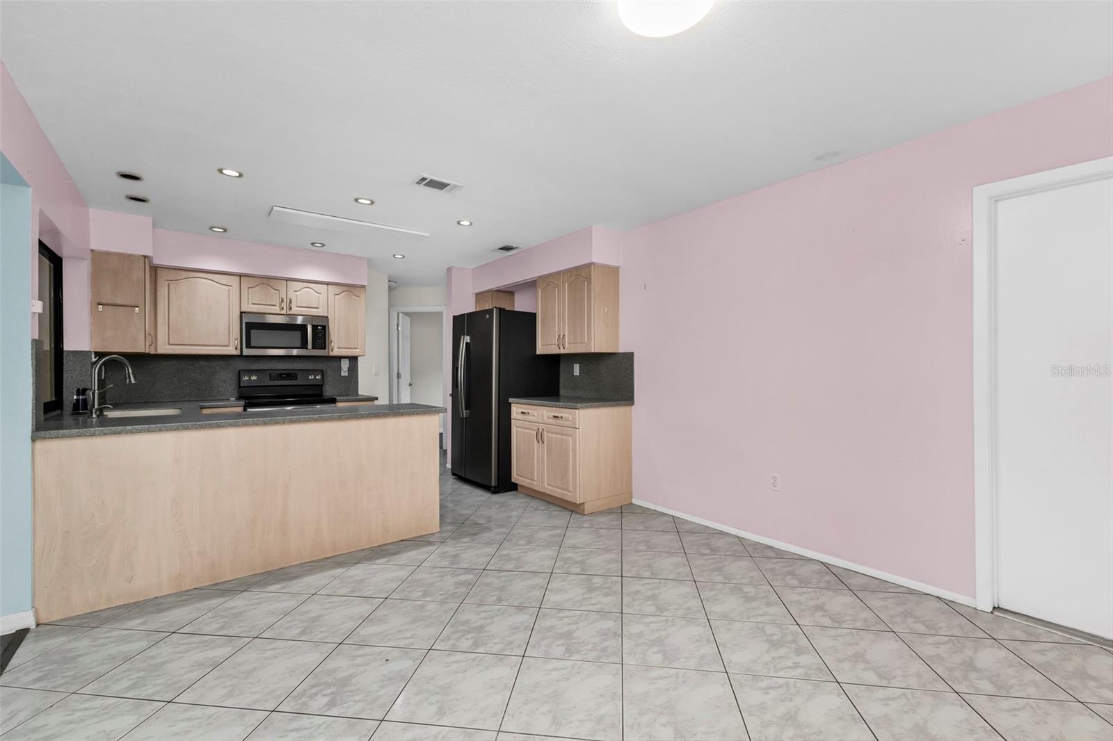 2399 RIO DE JANEIRO AVE