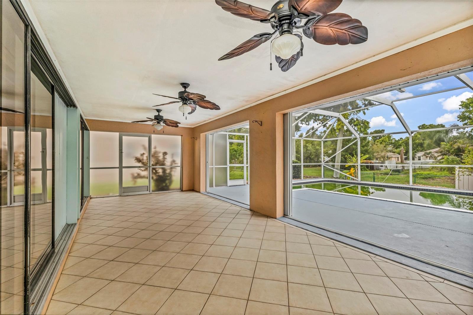 2399 RIO DE JANEIRO AVE