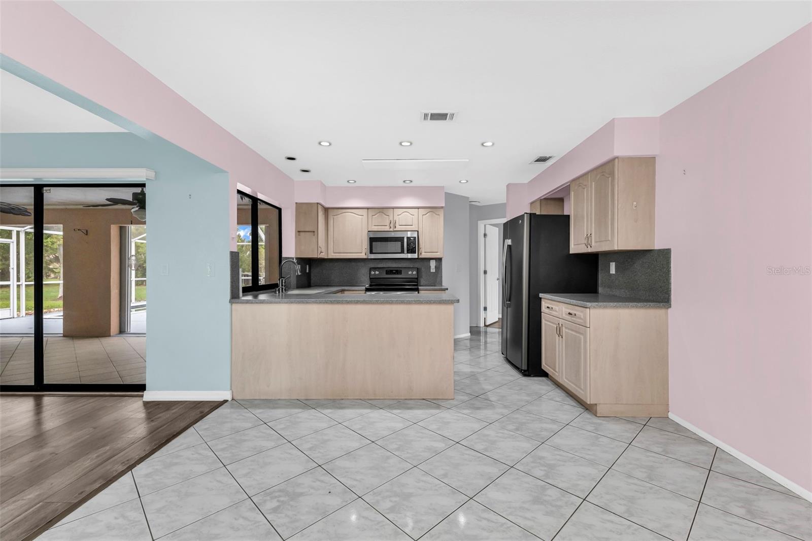 2399 RIO DE JANEIRO AVE