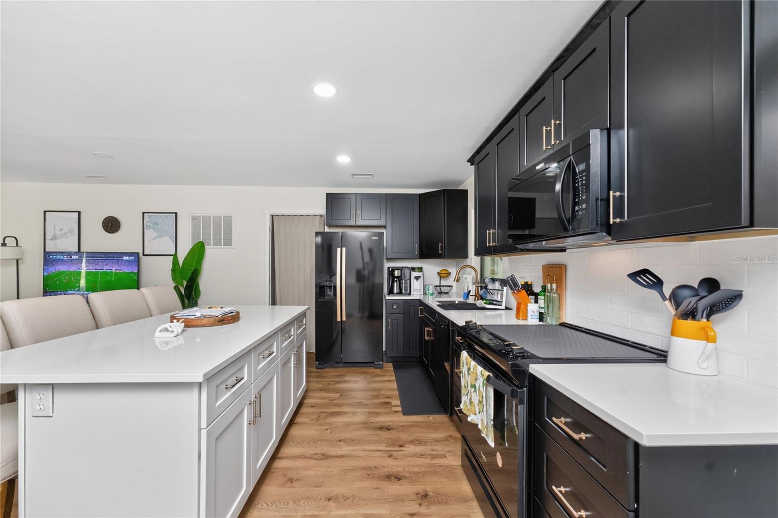 409 W ANN ST