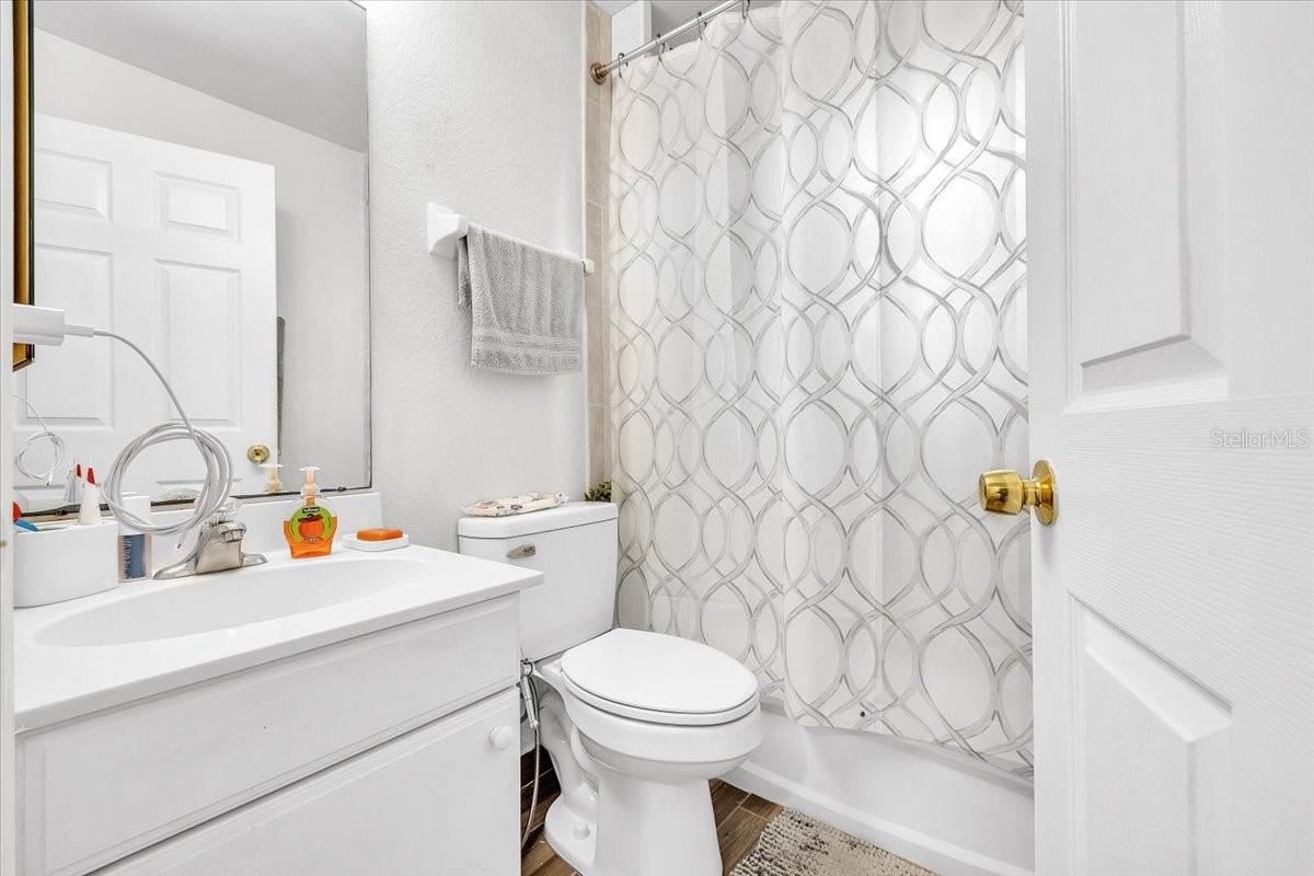 405/407 NE 24TH AVE