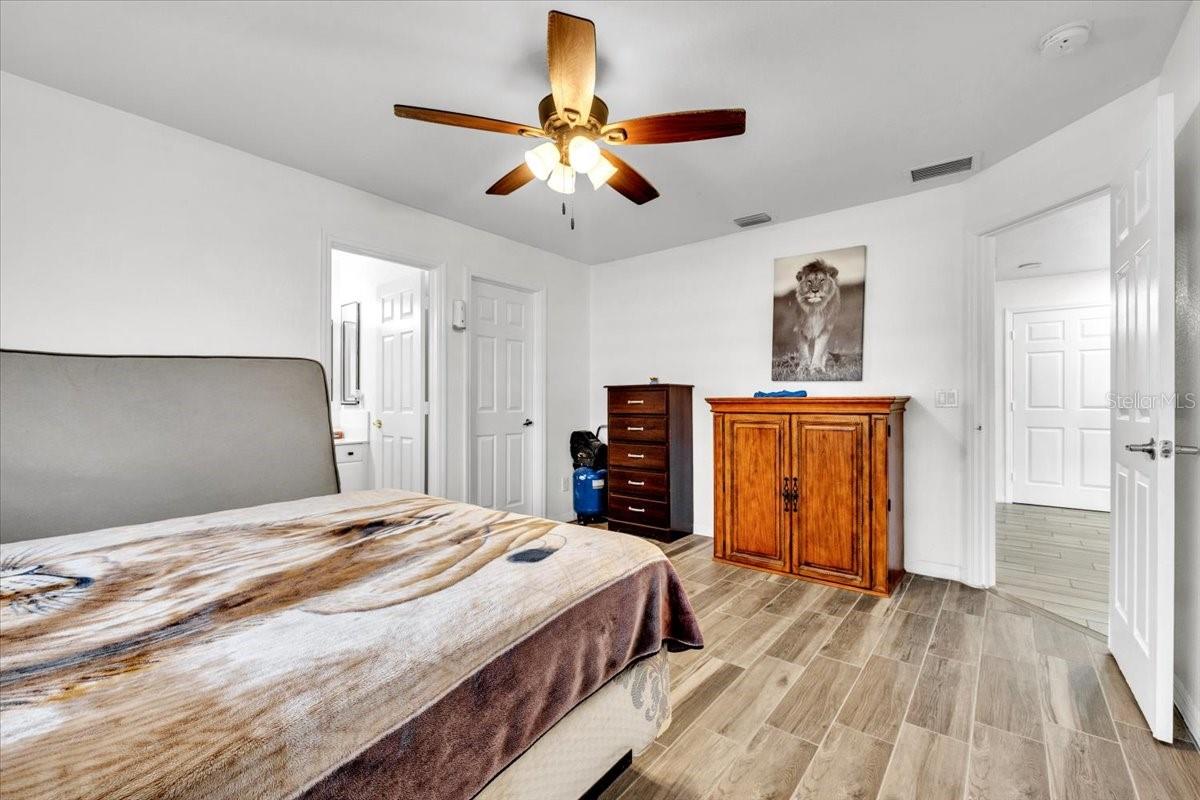 405/407 NE 24TH AVE
