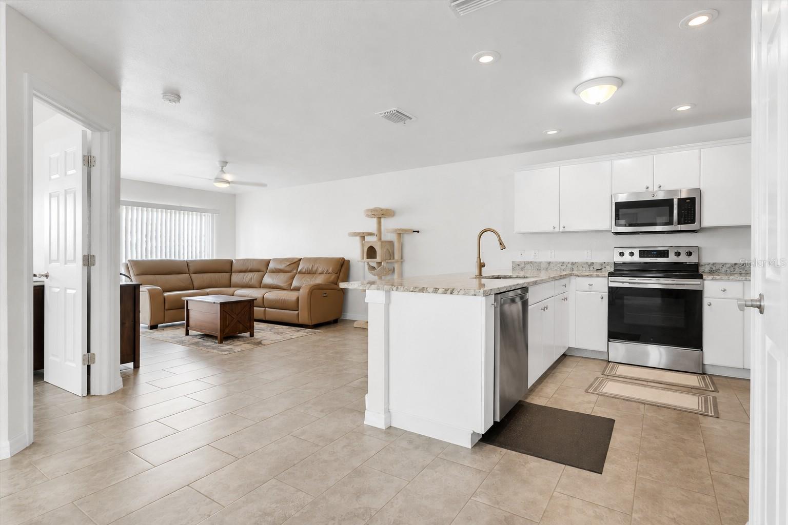 405/407 NE 24TH AVE