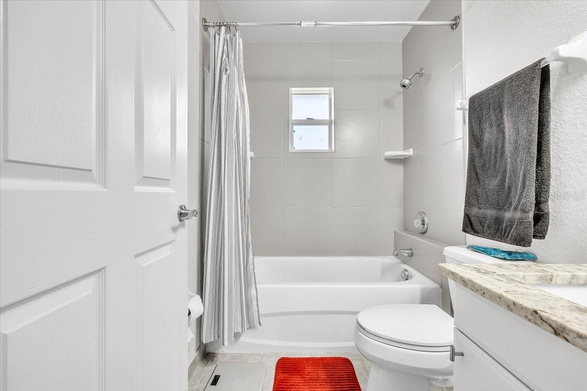 405/407 NE 24TH AVE