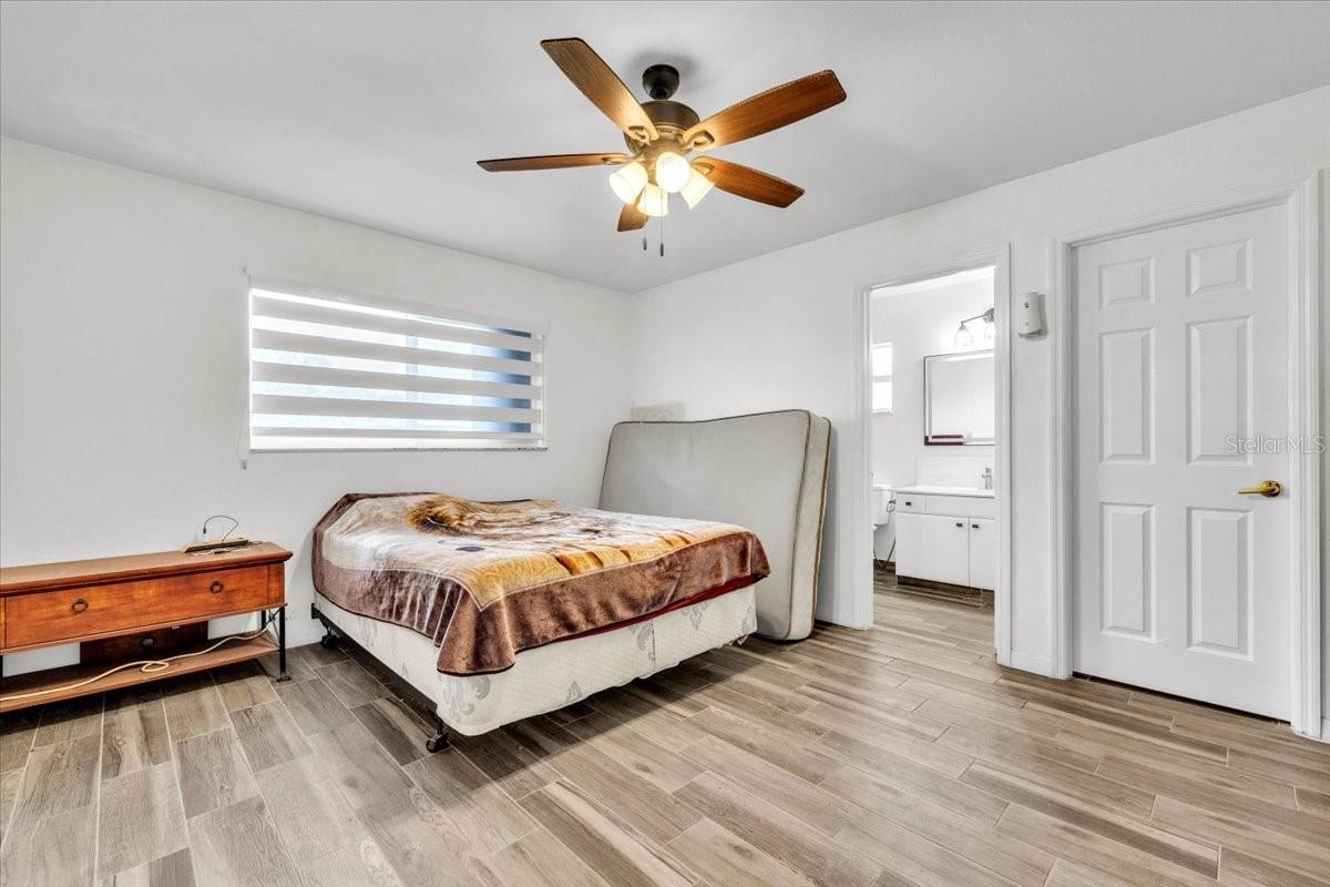 405/407 NE 24TH AVE