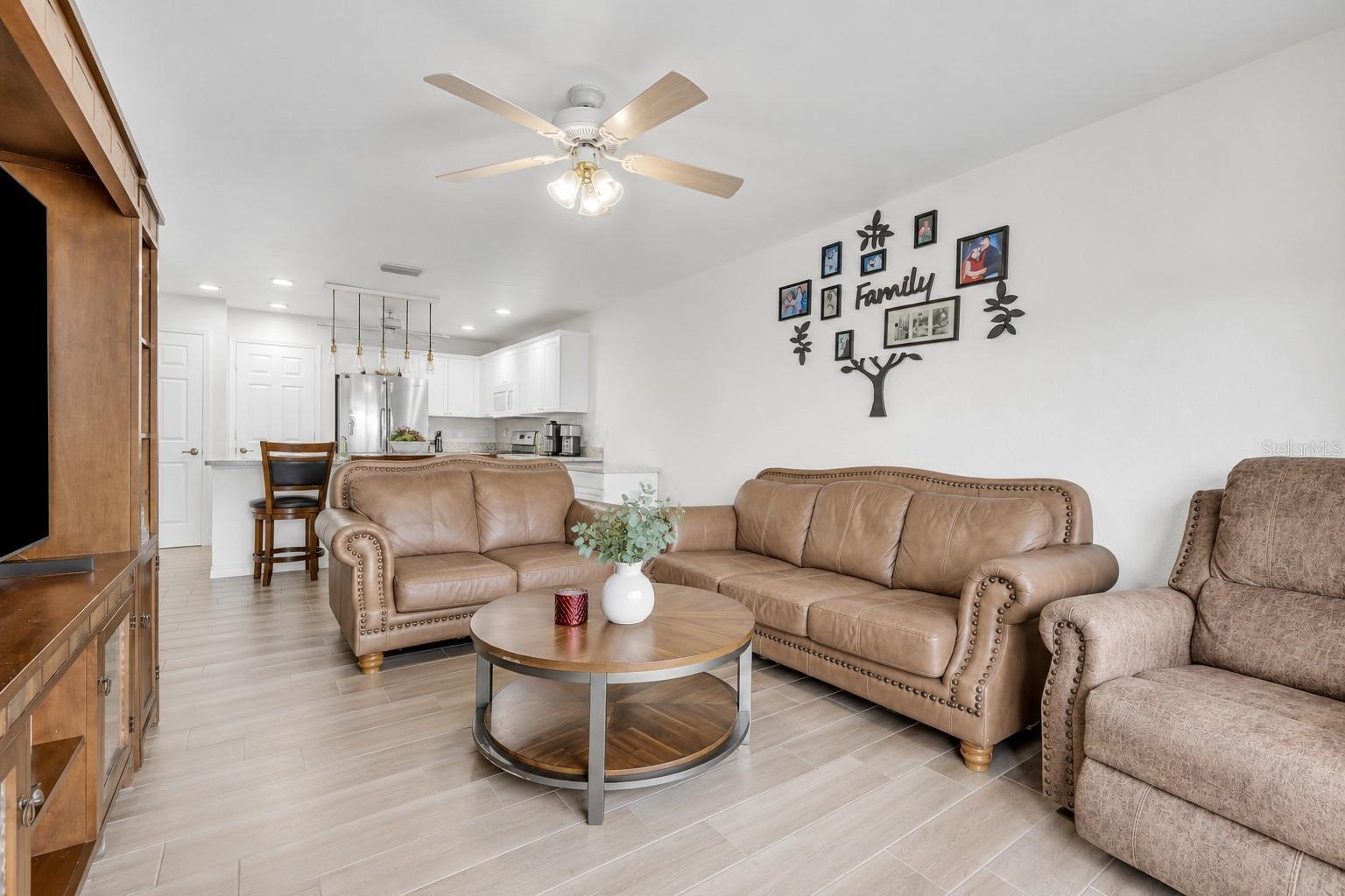 405/407 NE 24TH AVE