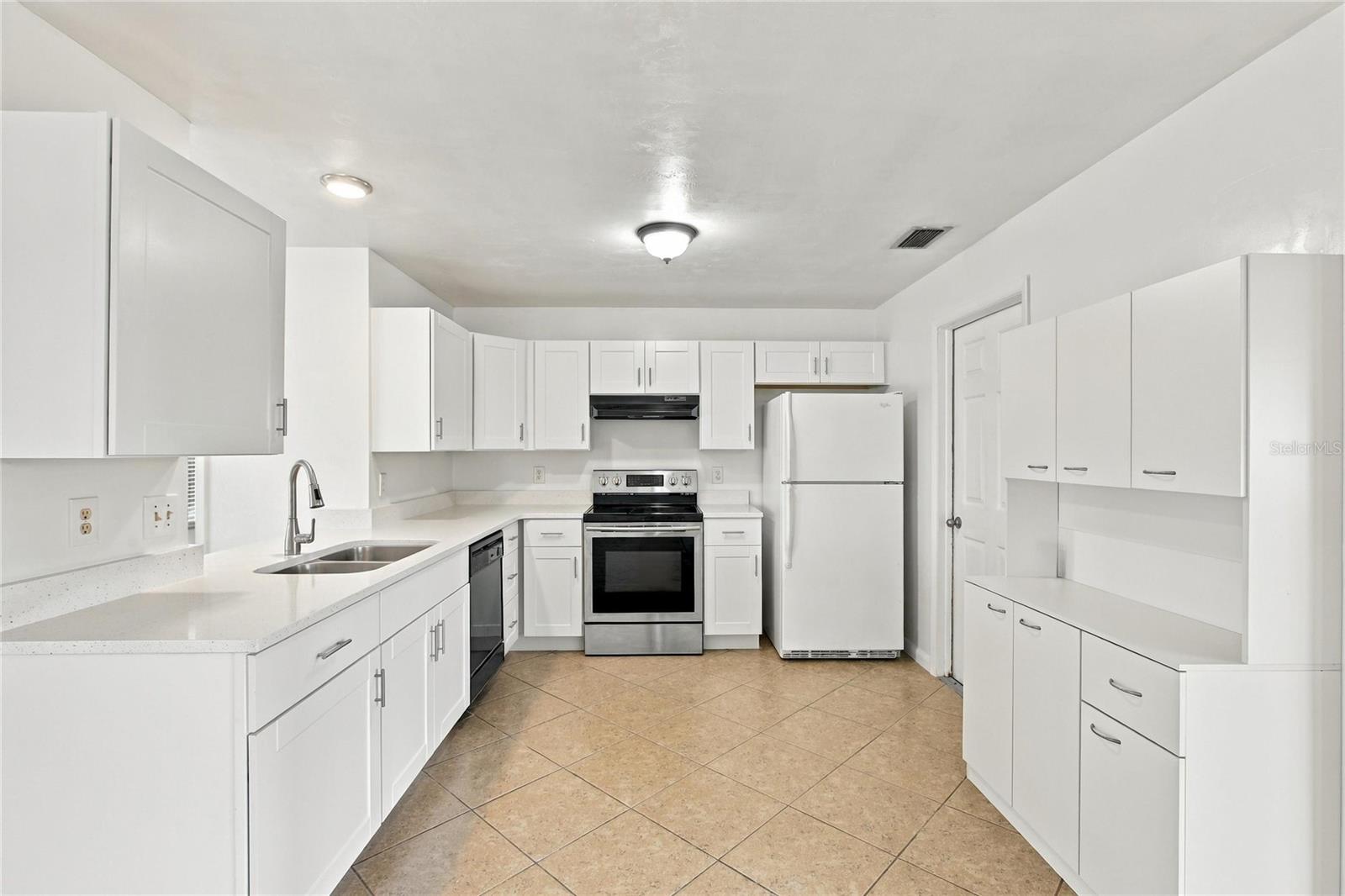 7402 SEA ISLAND RD