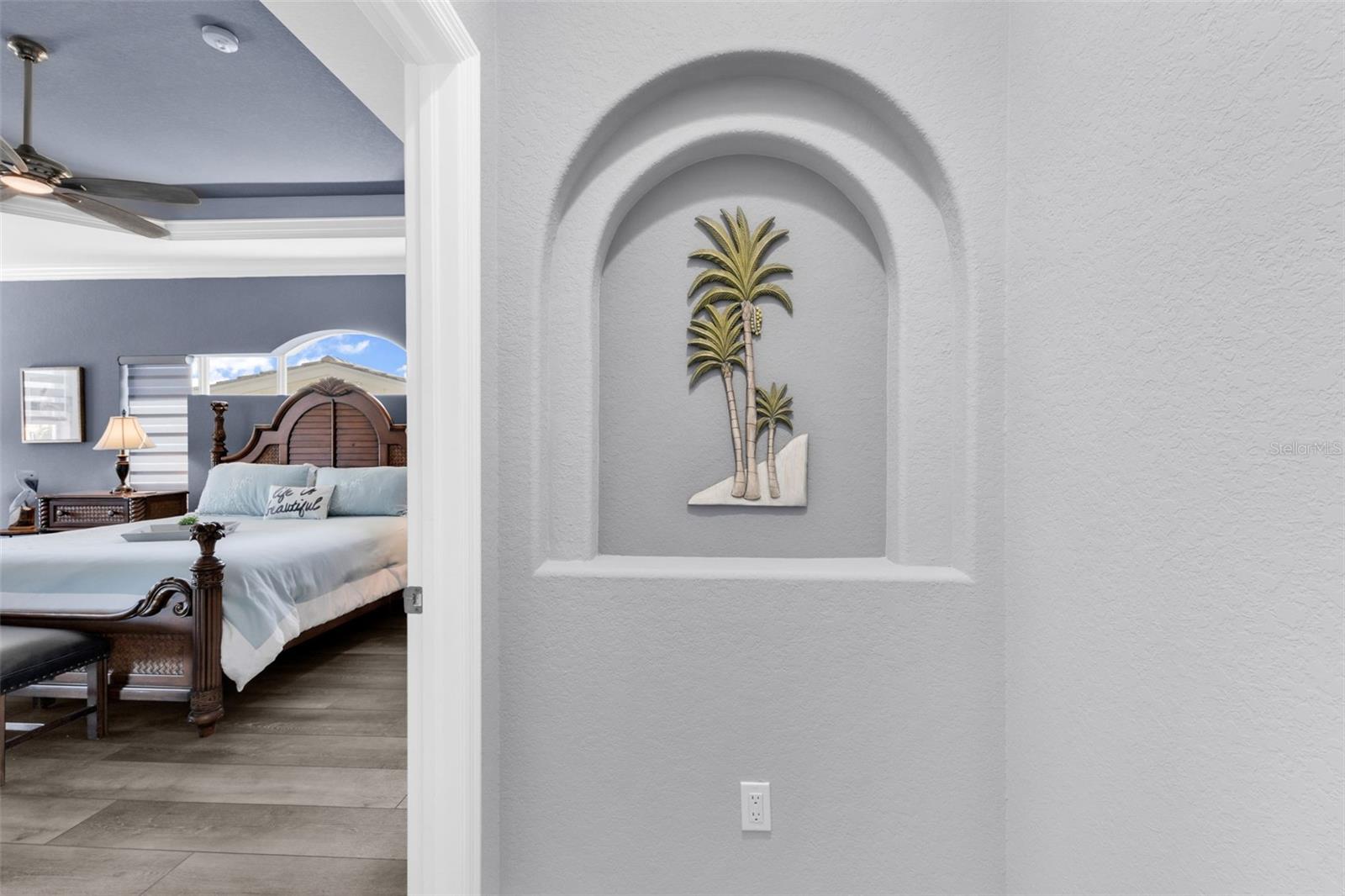 360 CAPRI ISLES CT