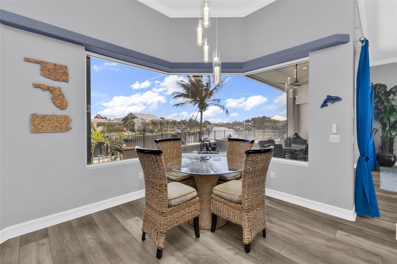 360 CAPRI ISLES CT