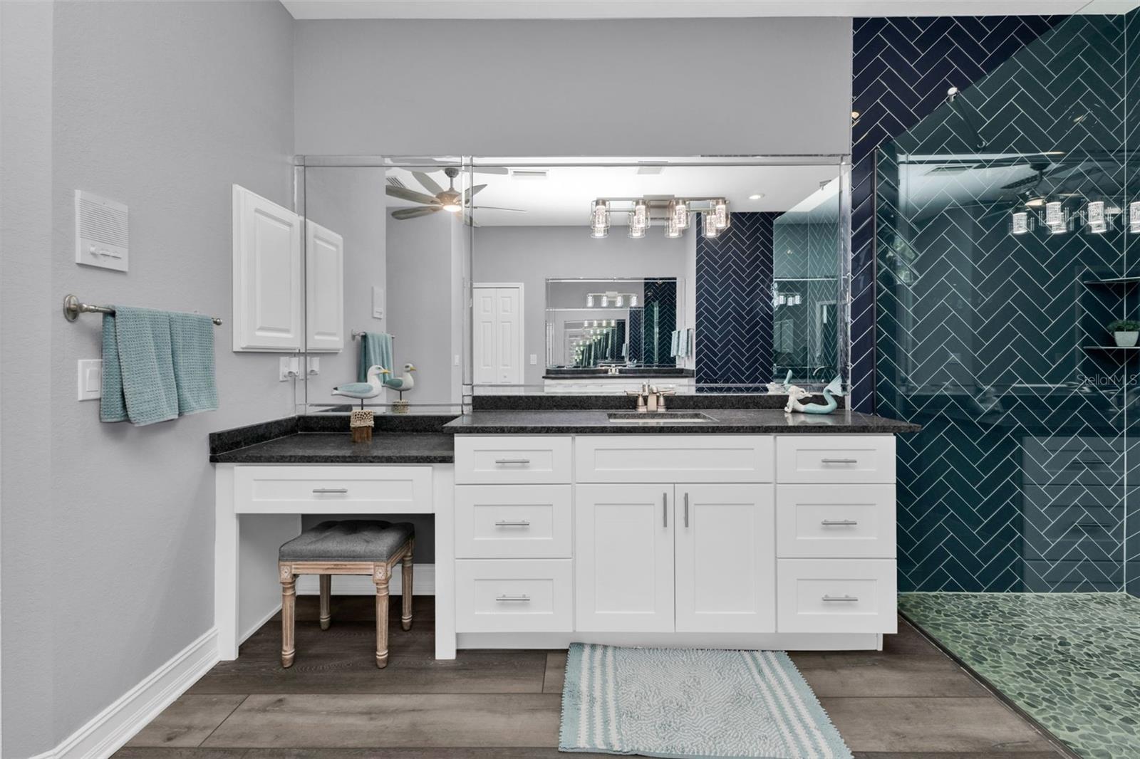 360 CAPRI ISLES CT