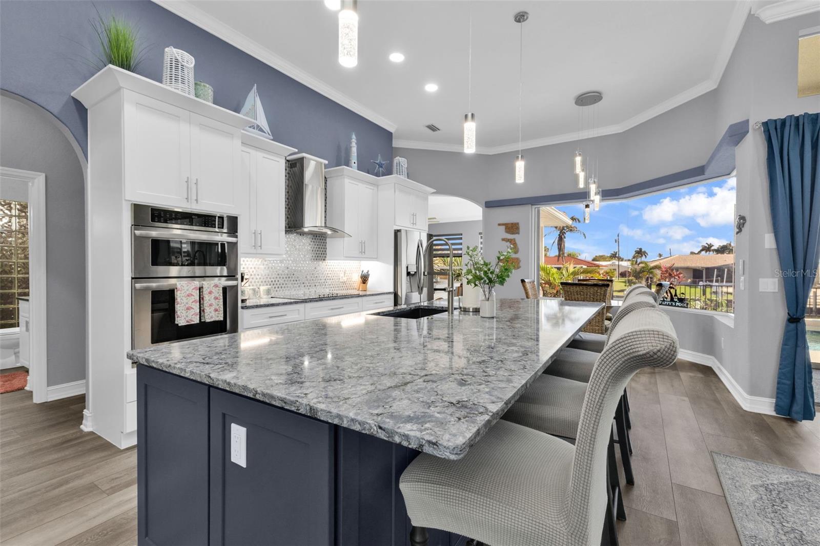 360 CAPRI ISLES CT