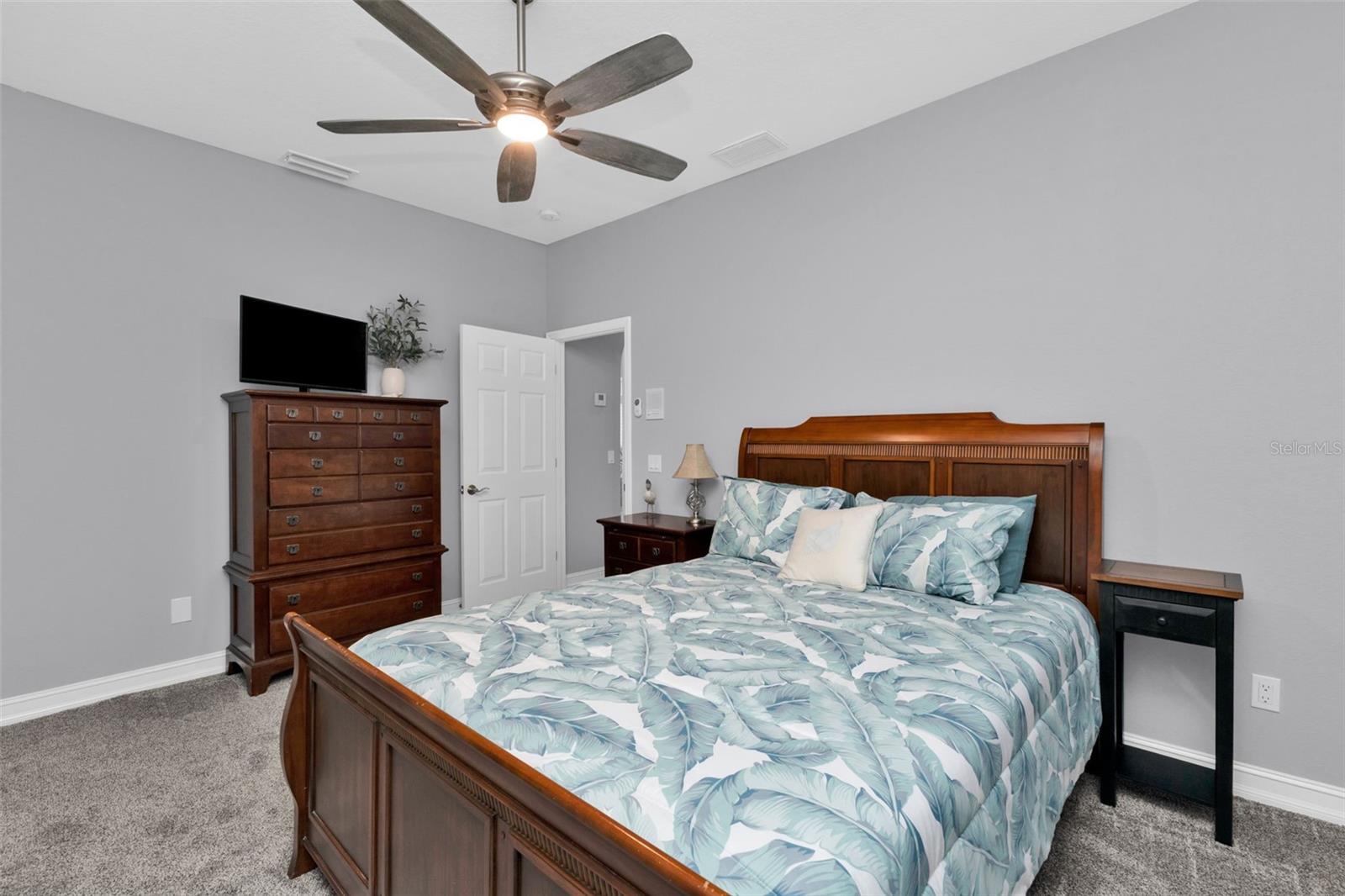 360 CAPRI ISLES CT
