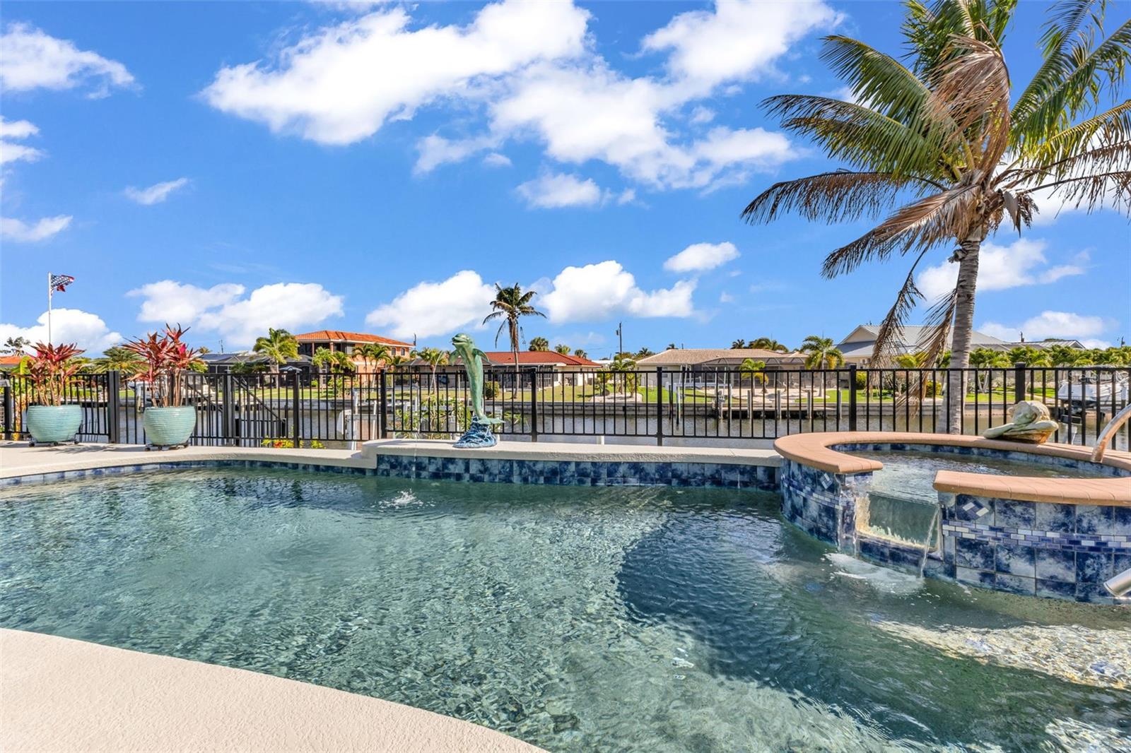 360 CAPRI ISLES CT