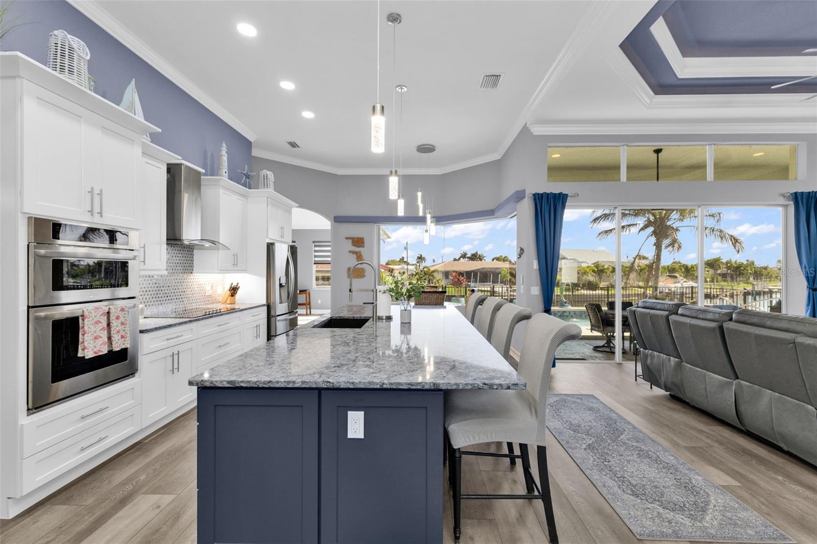 360 CAPRI ISLES CT