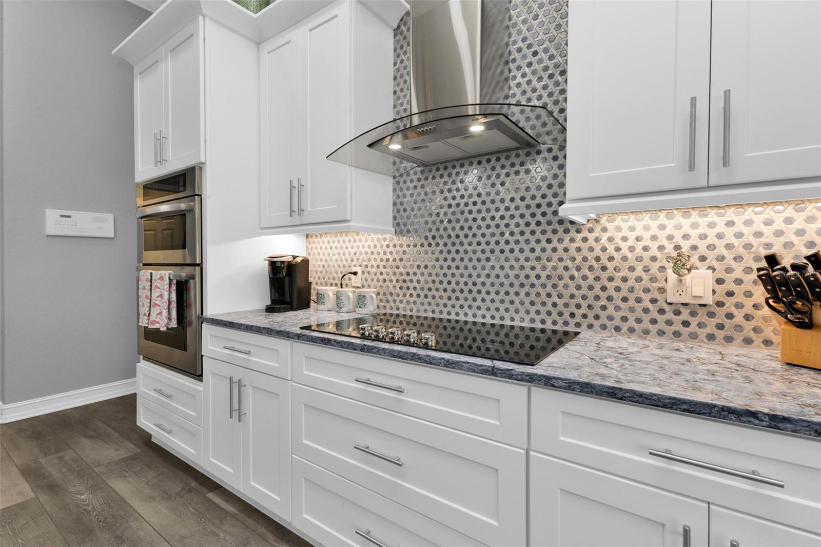 360 CAPRI ISLES CT