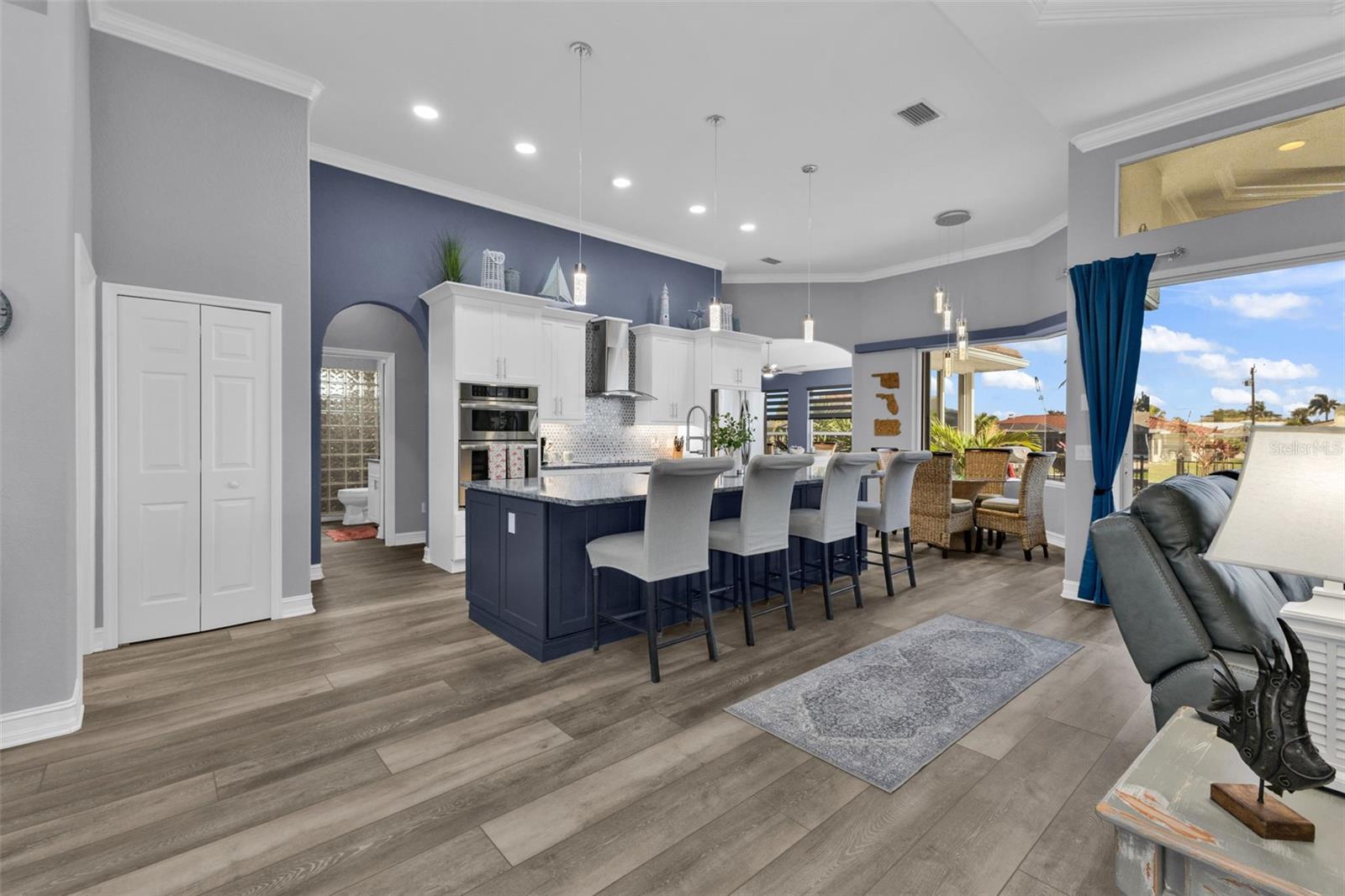 360 CAPRI ISLES CT
