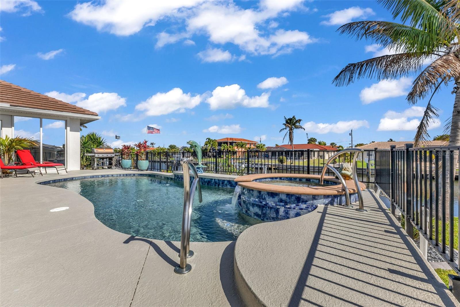360 CAPRI ISLES CT