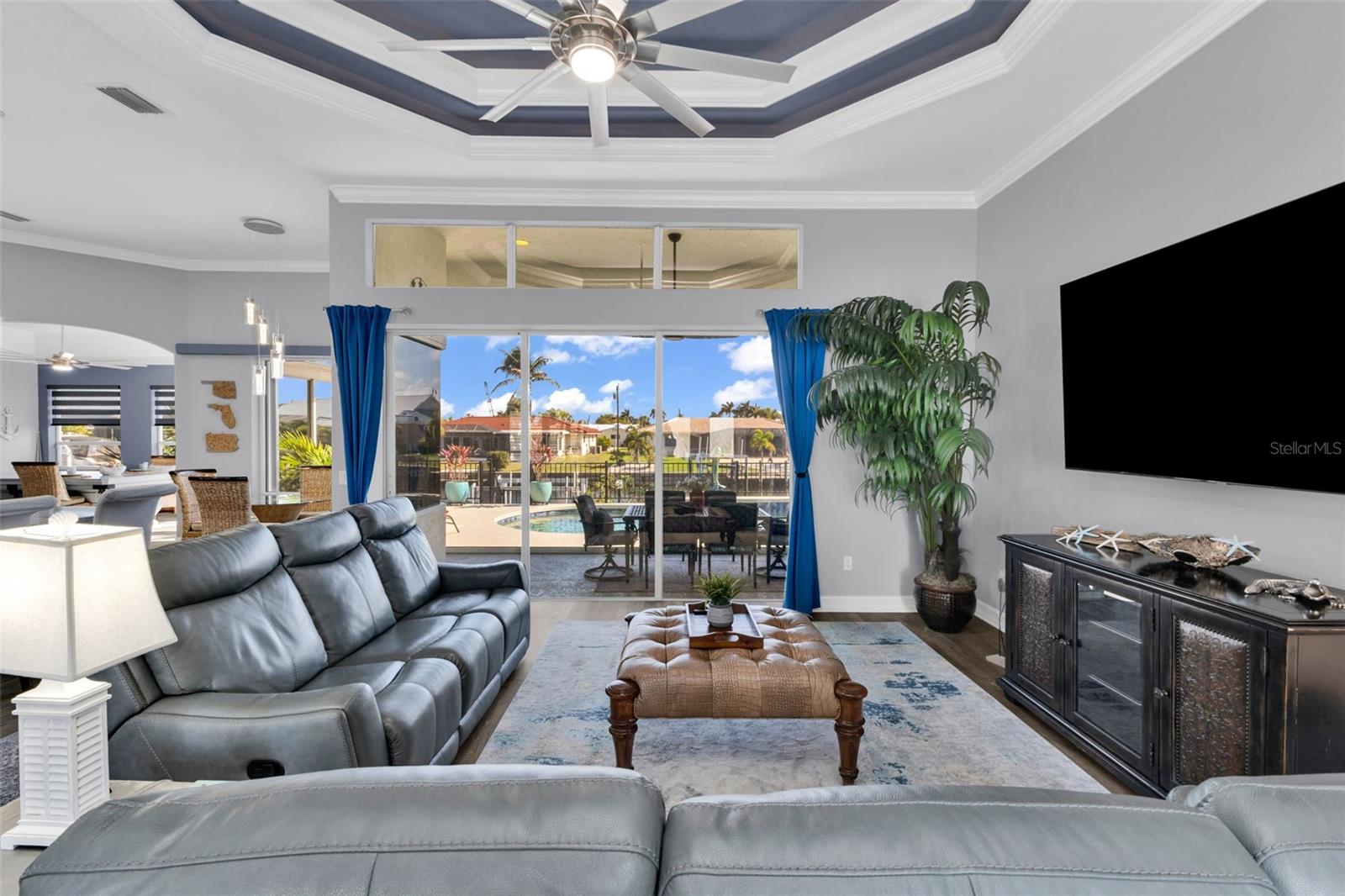360 CAPRI ISLES CT