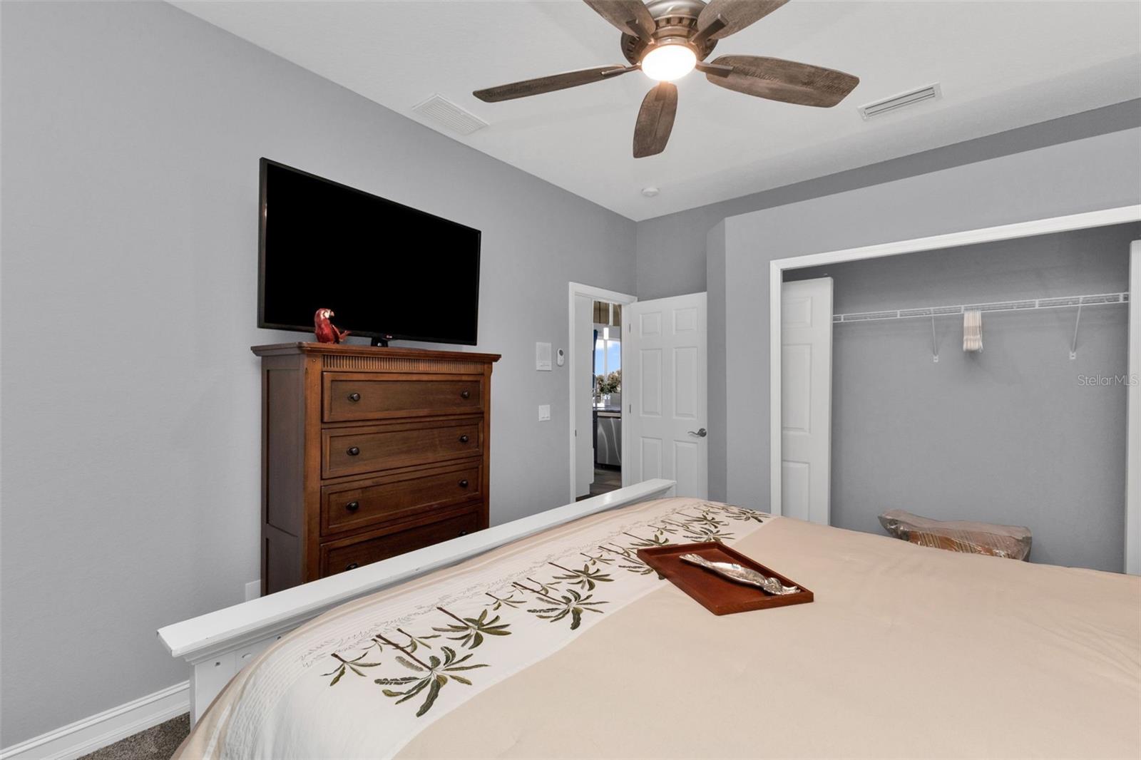 360 CAPRI ISLES CT