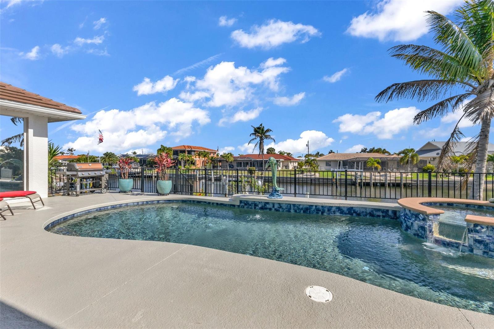 360 CAPRI ISLES CT