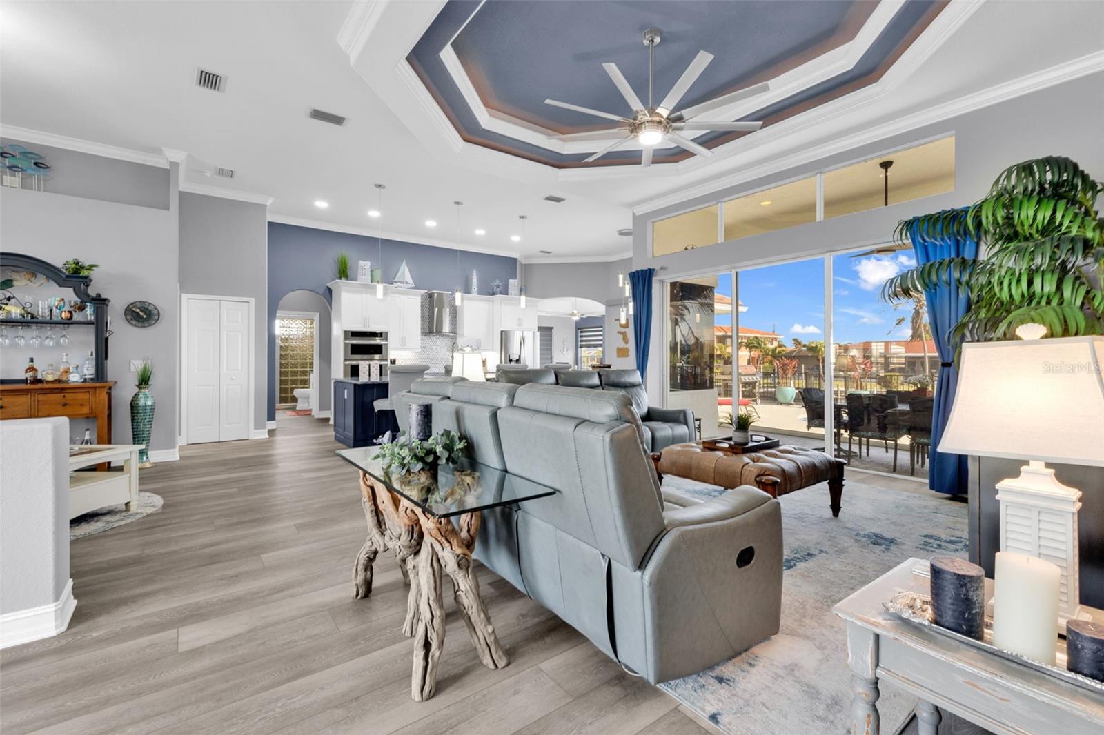 360 CAPRI ISLES CT