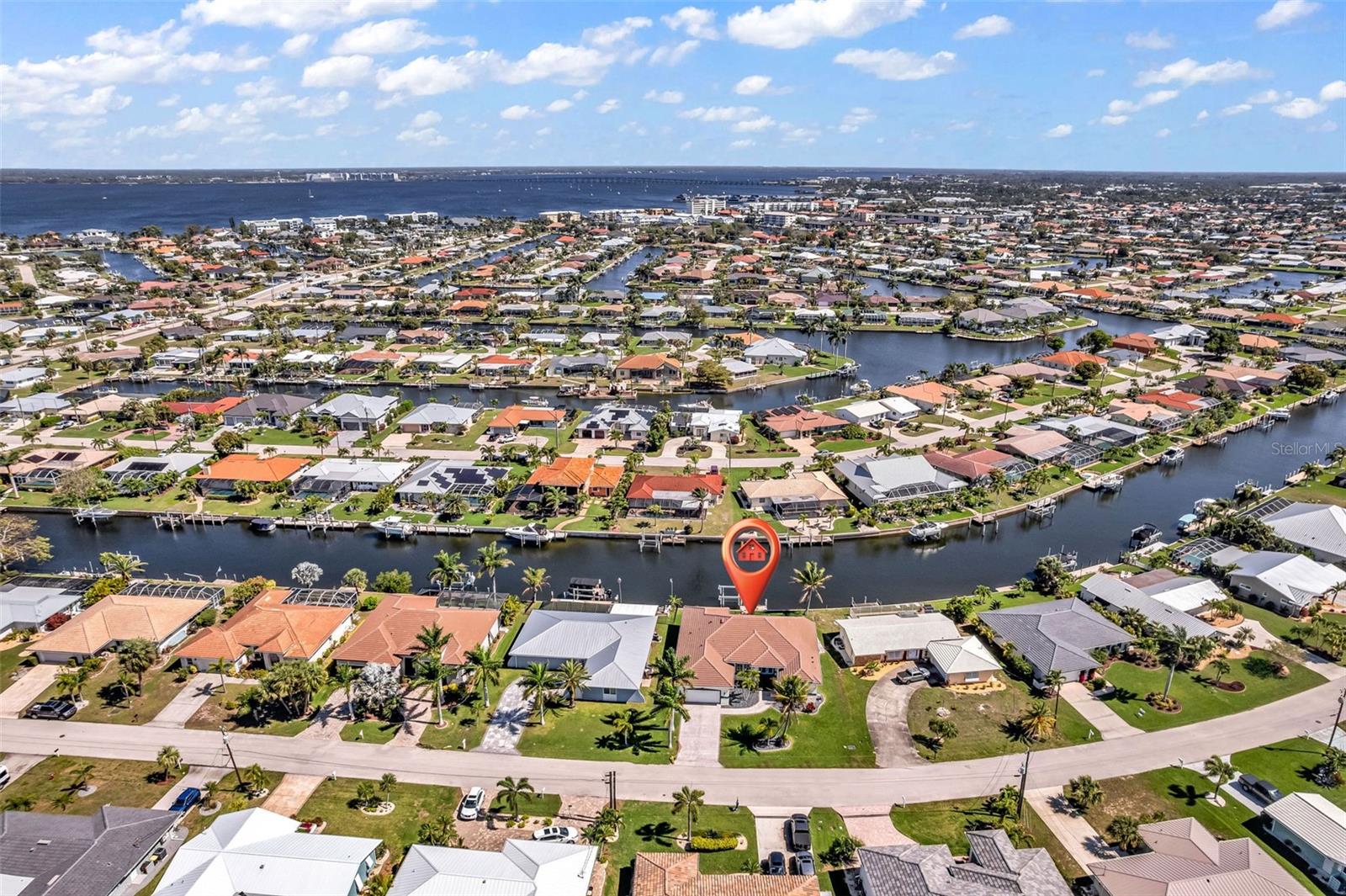 360 CAPRI ISLES CT