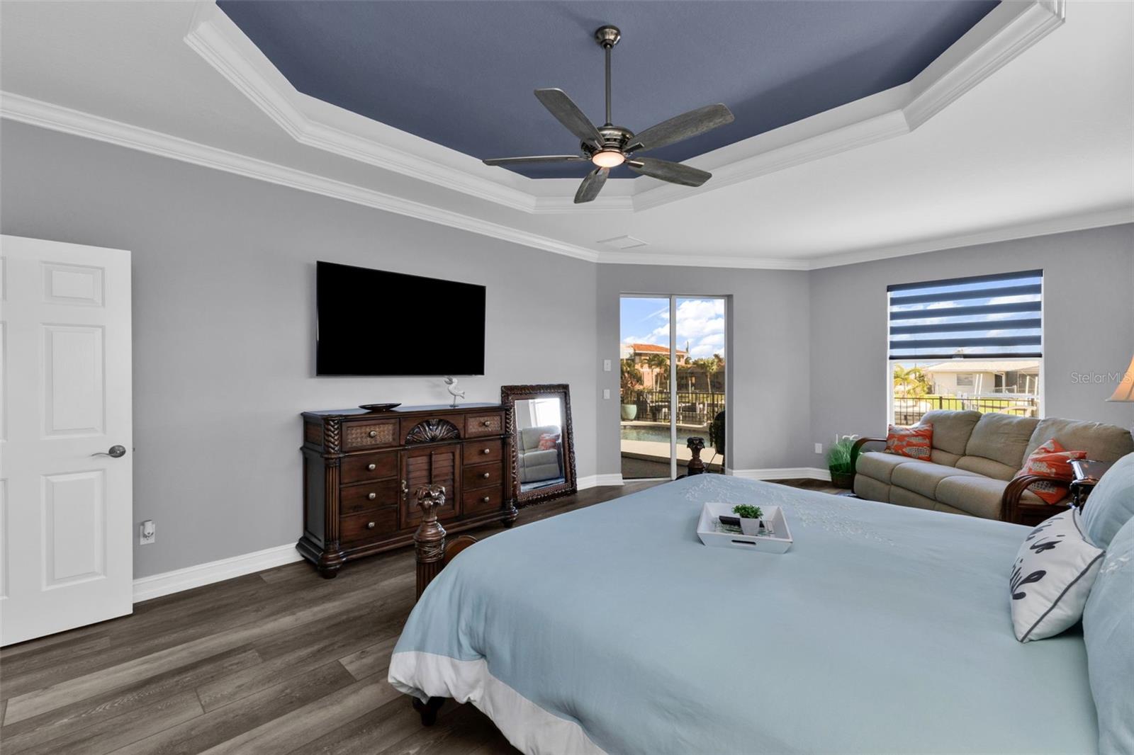 360 CAPRI ISLES CT