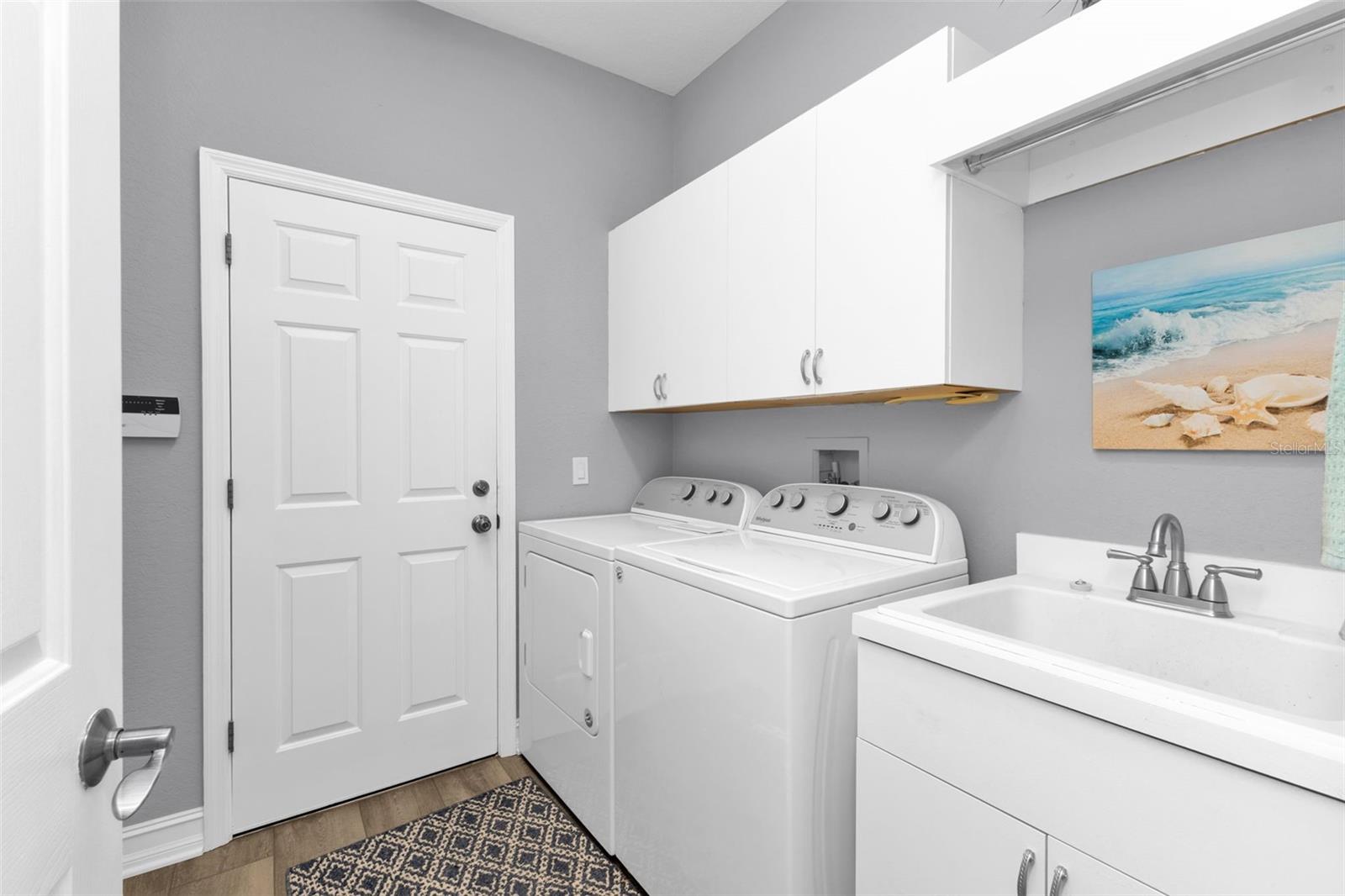 360 CAPRI ISLES CT