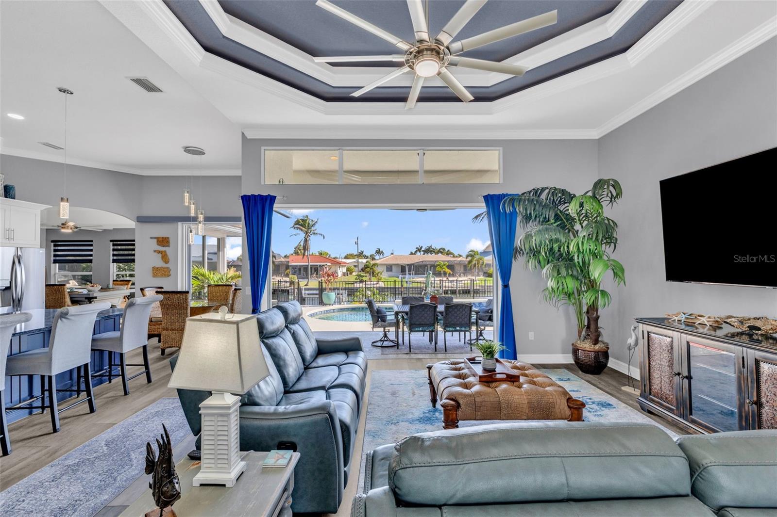 360 CAPRI ISLES CT