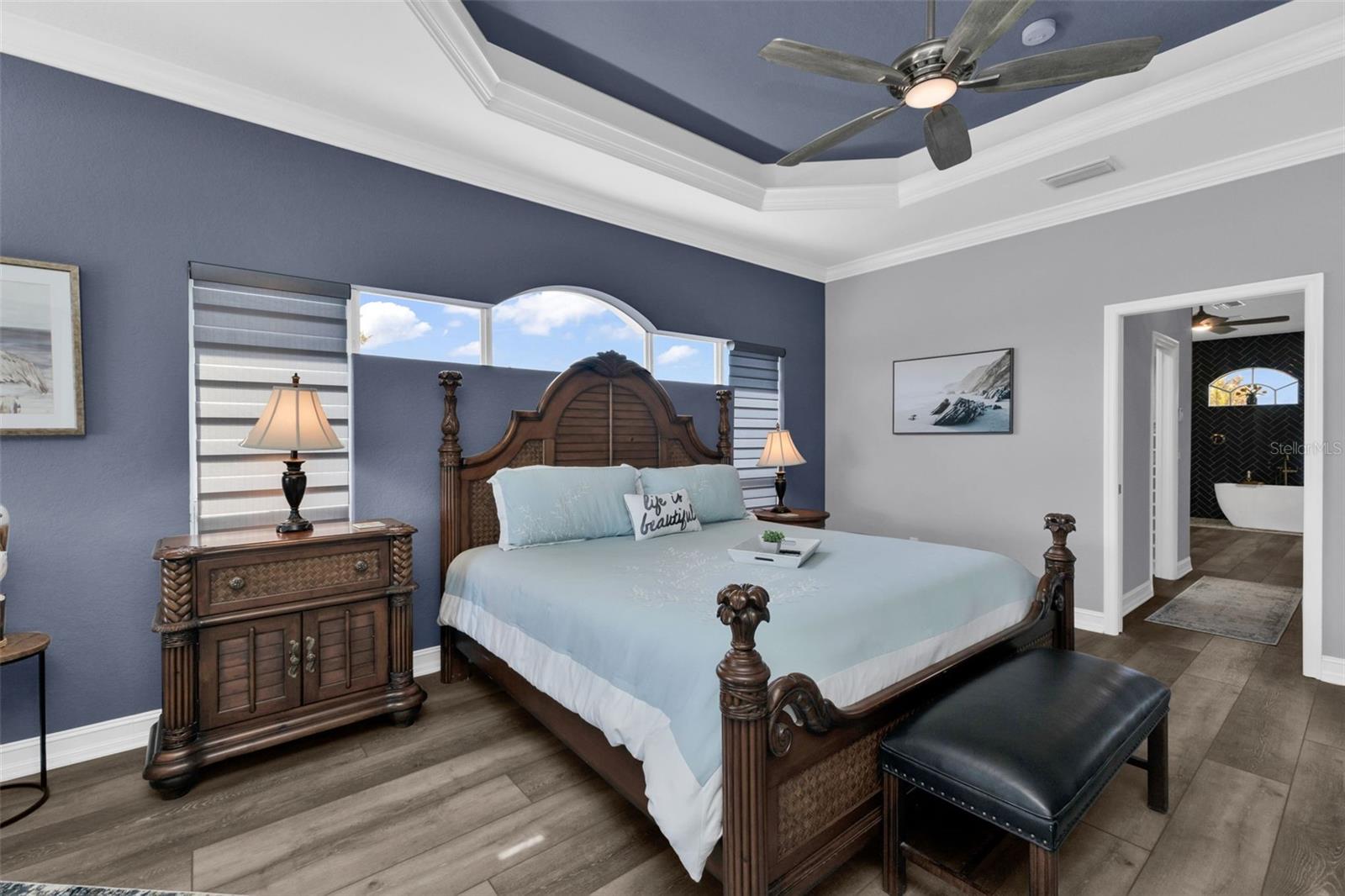 360 CAPRI ISLES CT