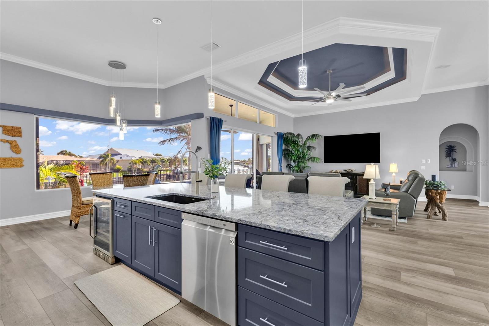 360 CAPRI ISLES CT