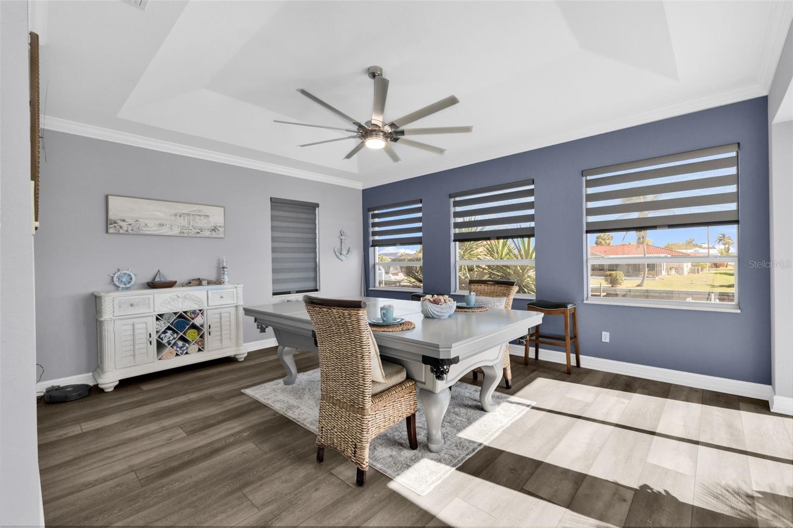 360 CAPRI ISLES CT