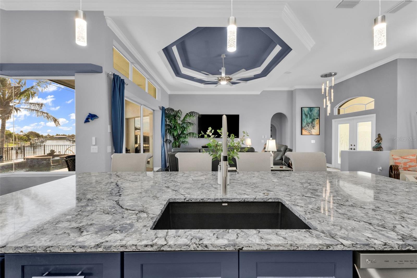 360 CAPRI ISLES CT