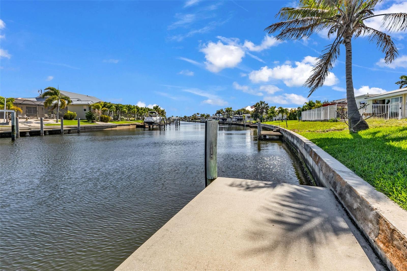 360 CAPRI ISLES CT