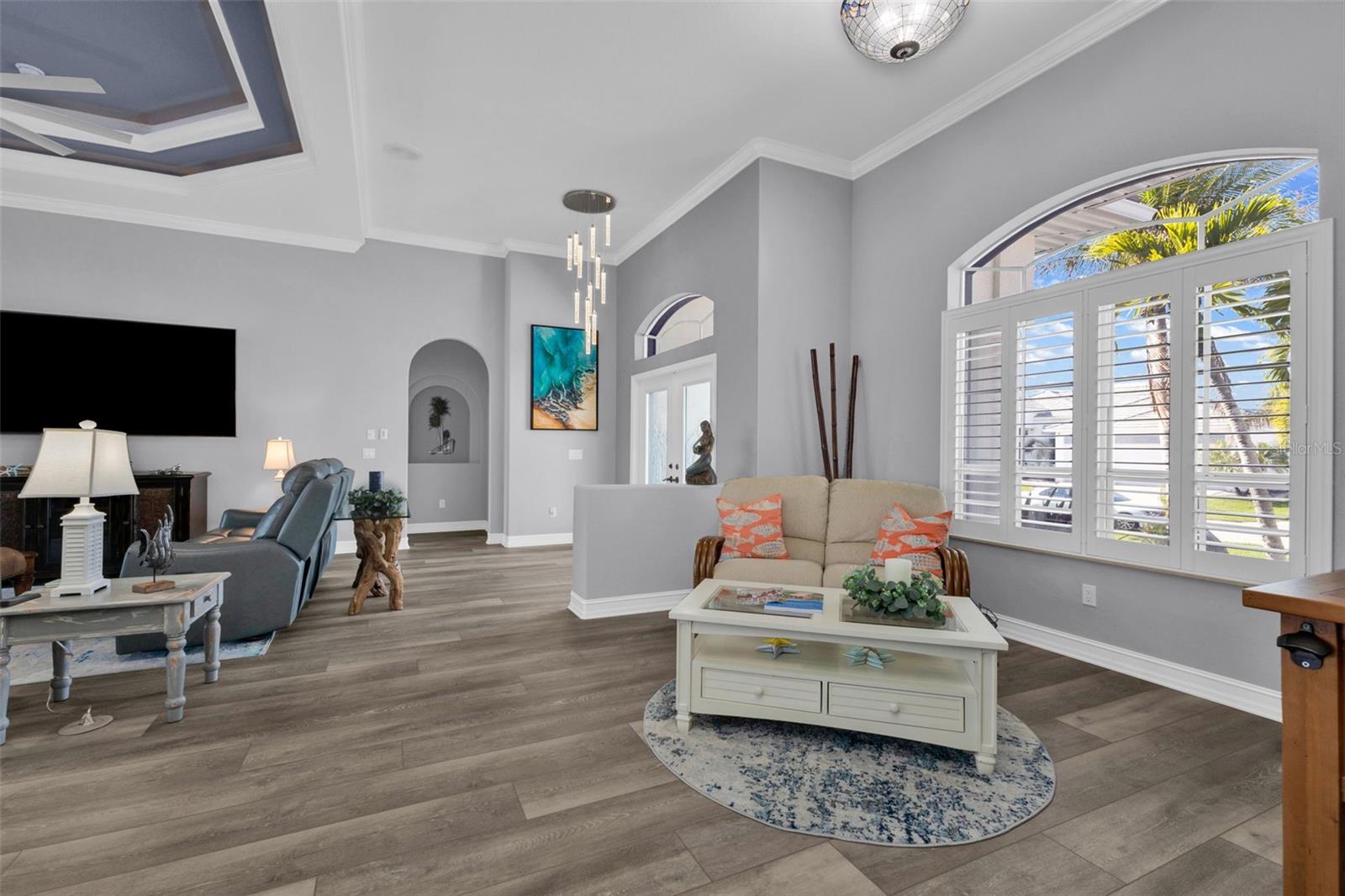 360 CAPRI ISLES CT