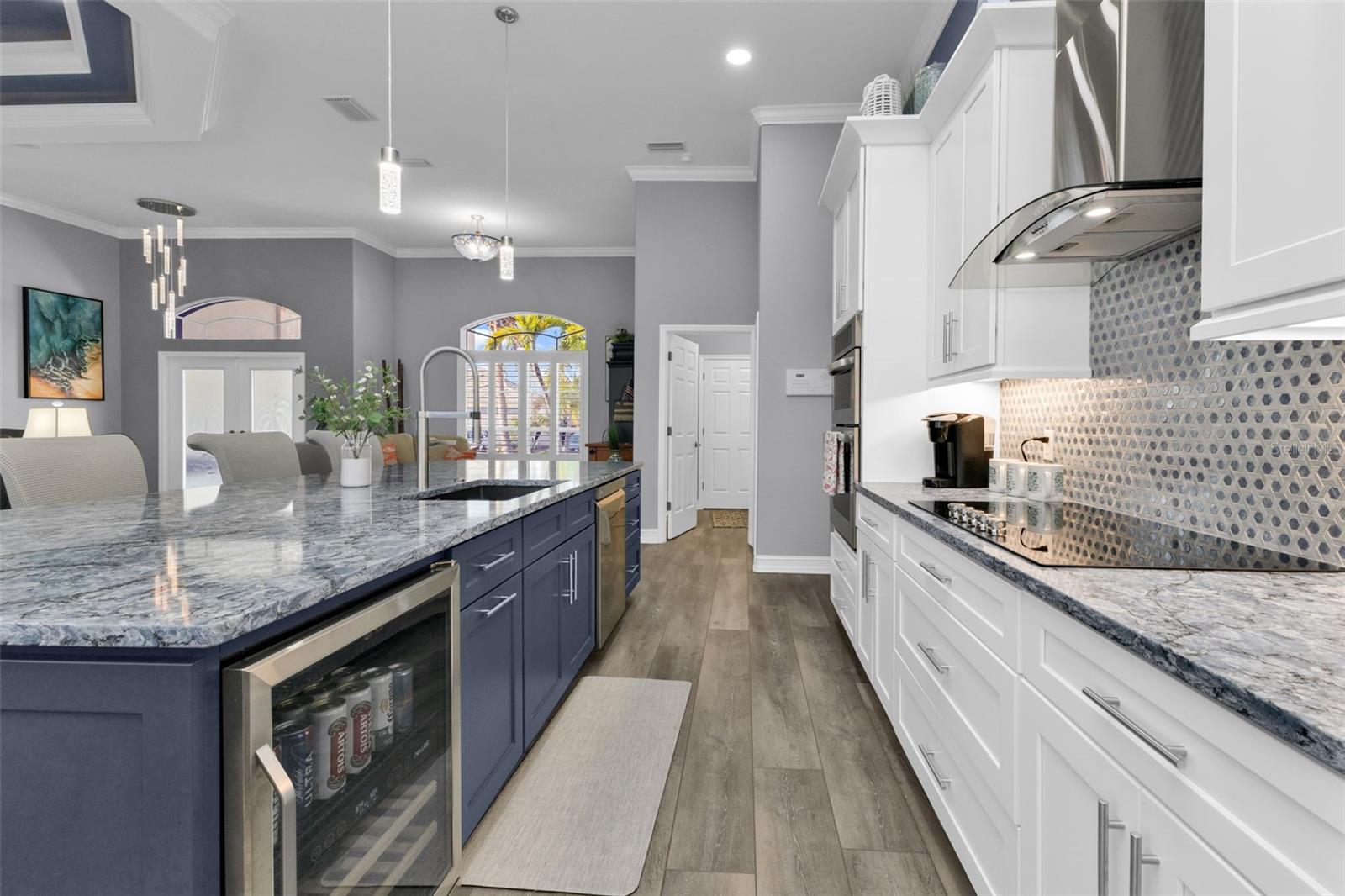 360 CAPRI ISLES CT