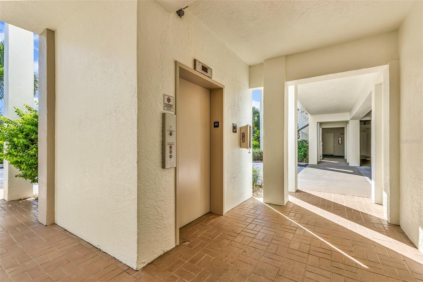1250 W MARION AVE #141