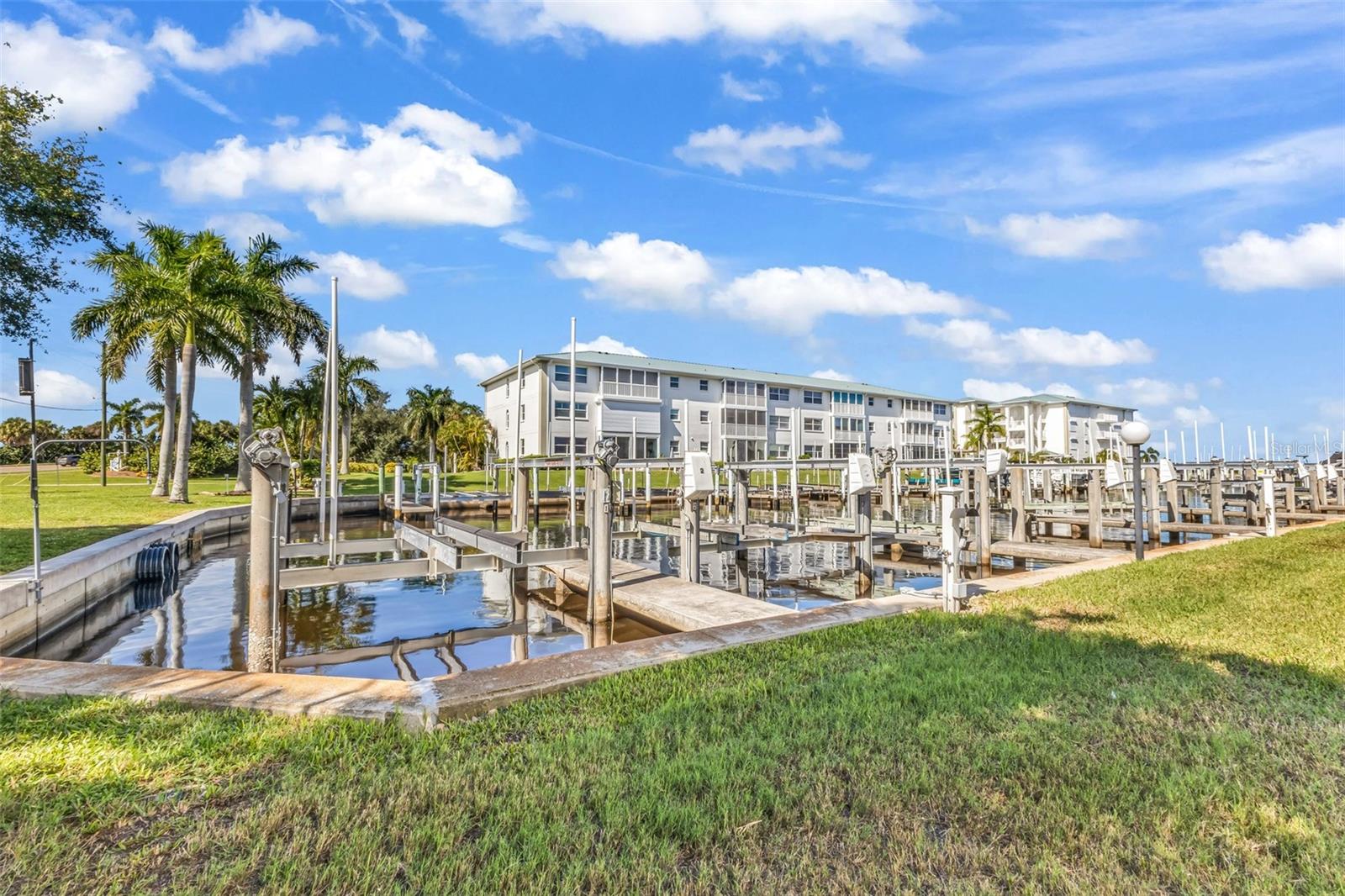 1250 W MARION AVE #141