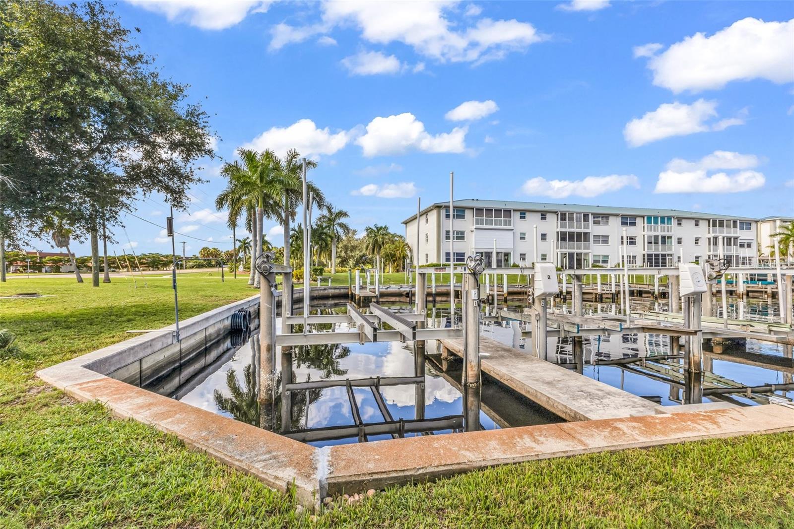 1250 W MARION AVE #141
