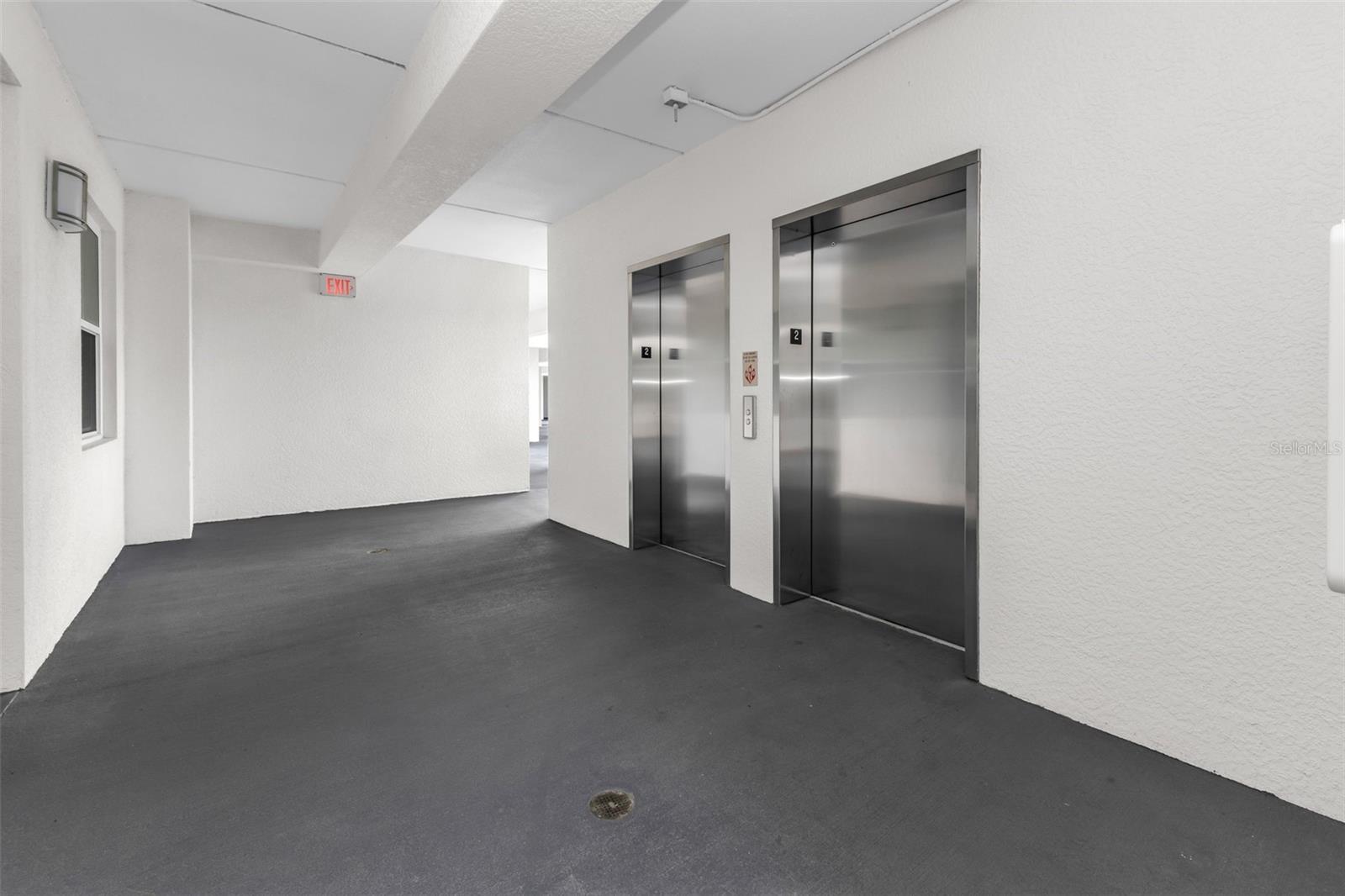 1425 PARK BEACH CIR #124