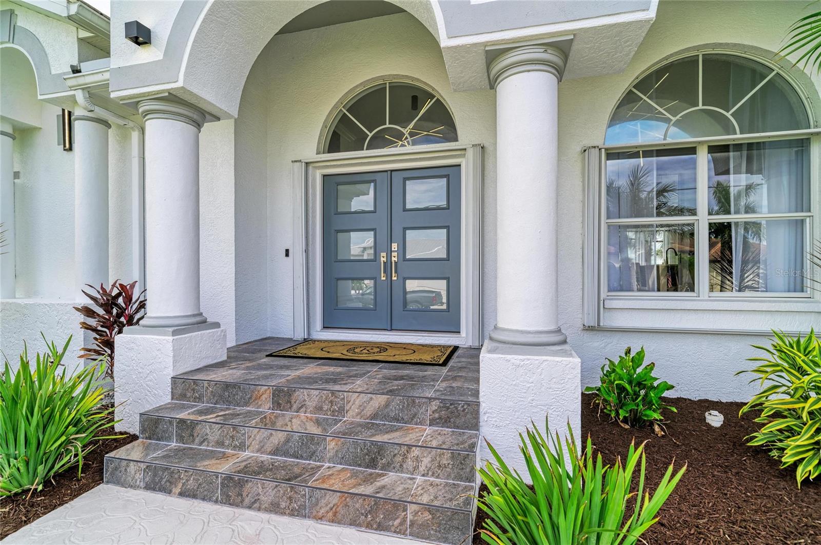 2045 PADRE ISLAND DR