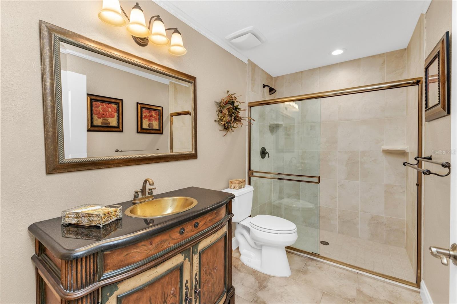84 OCEAN DR