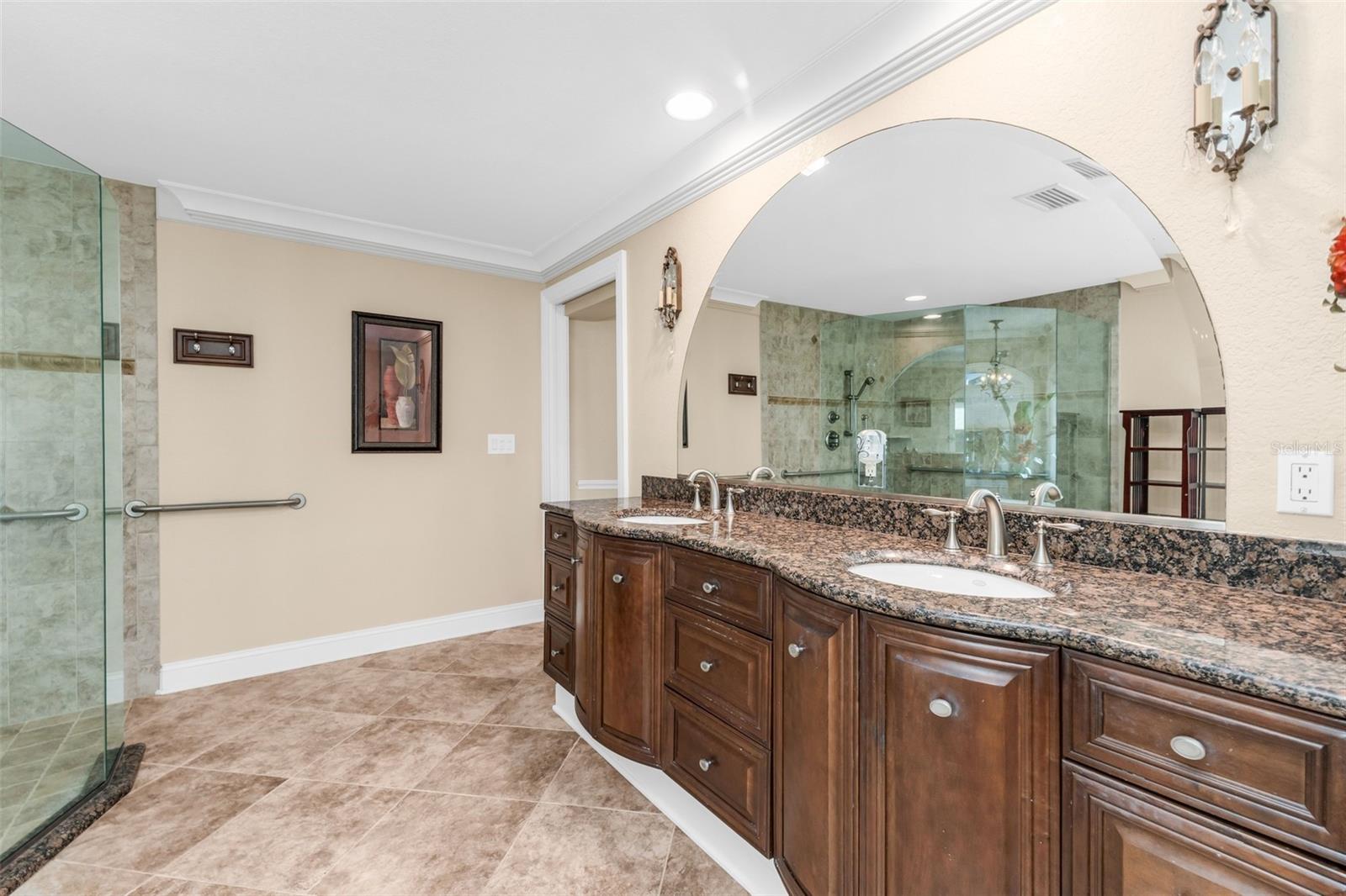 84 OCEAN DR