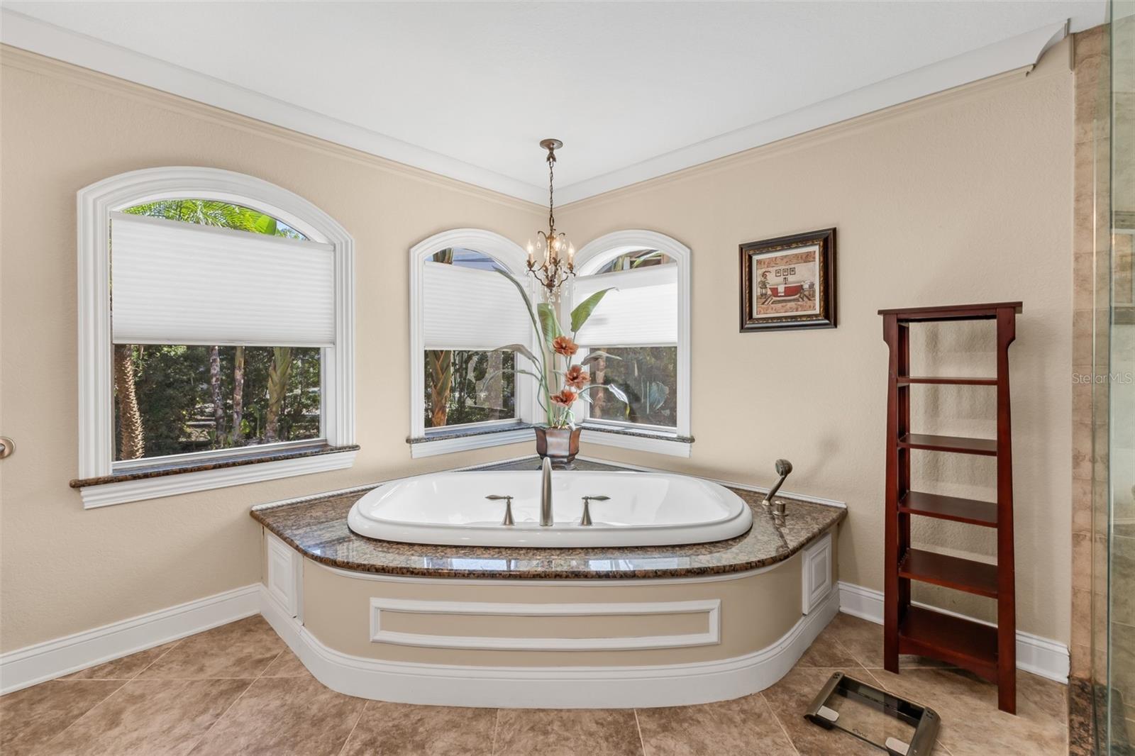 84 OCEAN DR