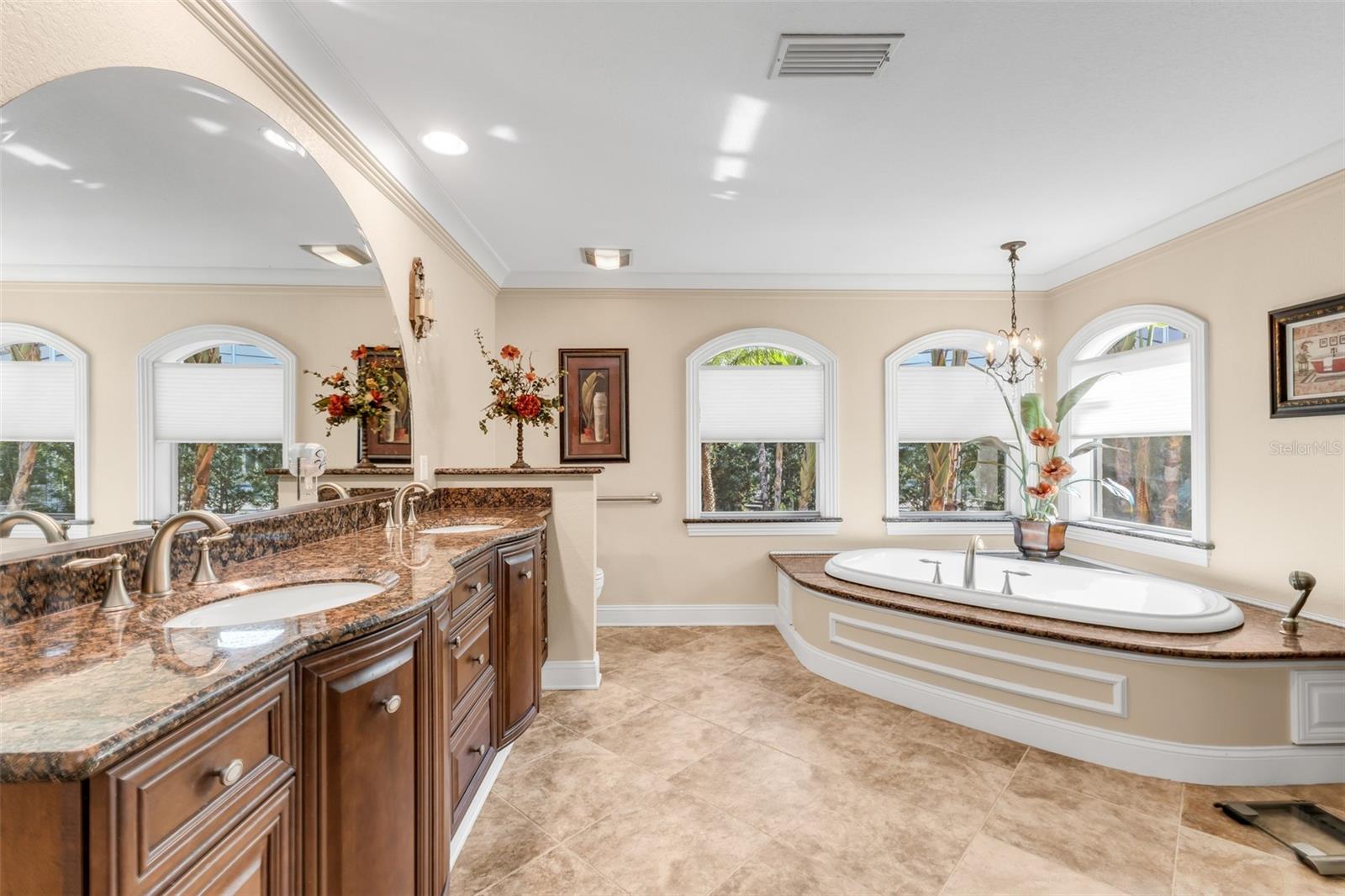 84 OCEAN DR